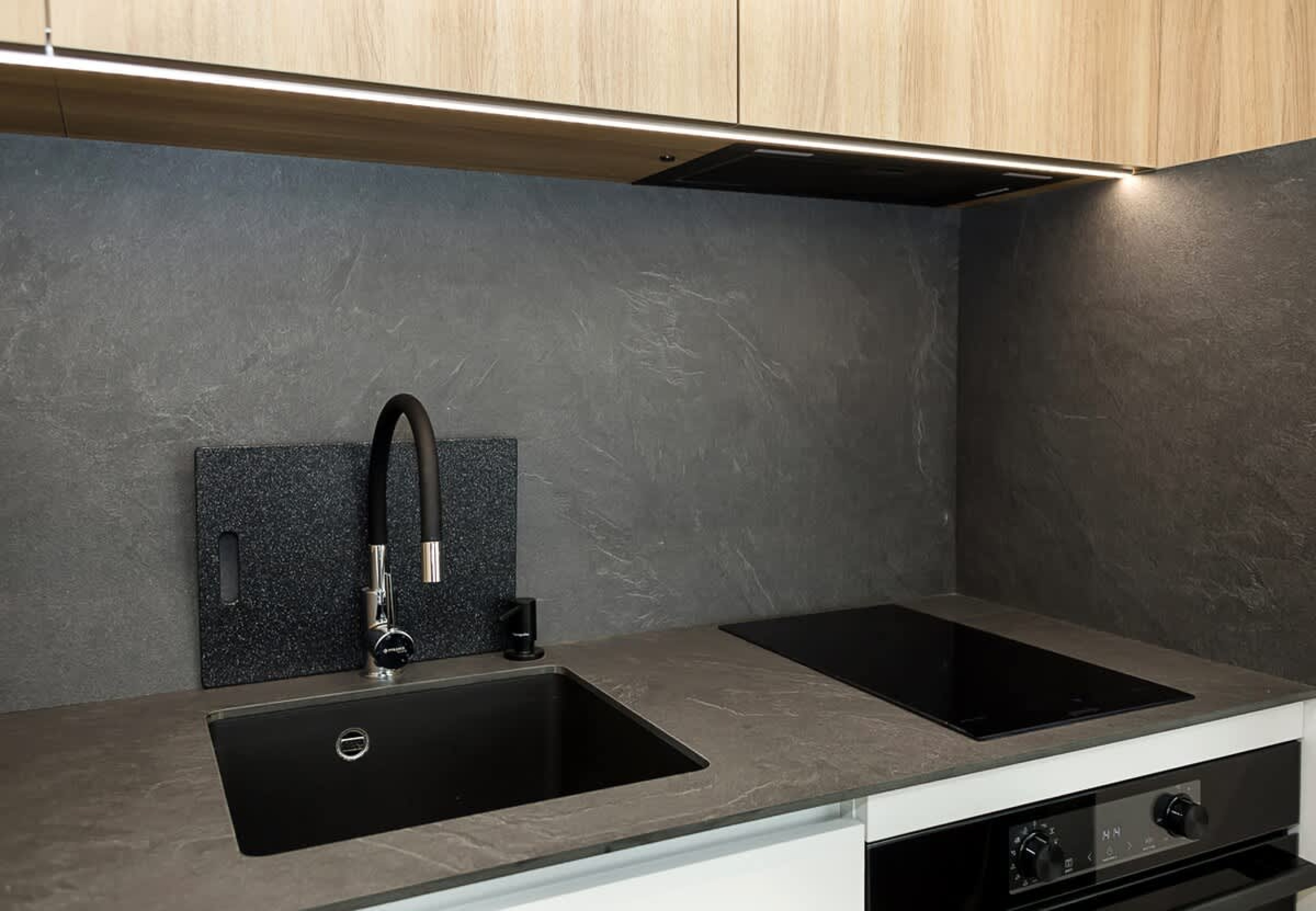 Scoutaround White Logo