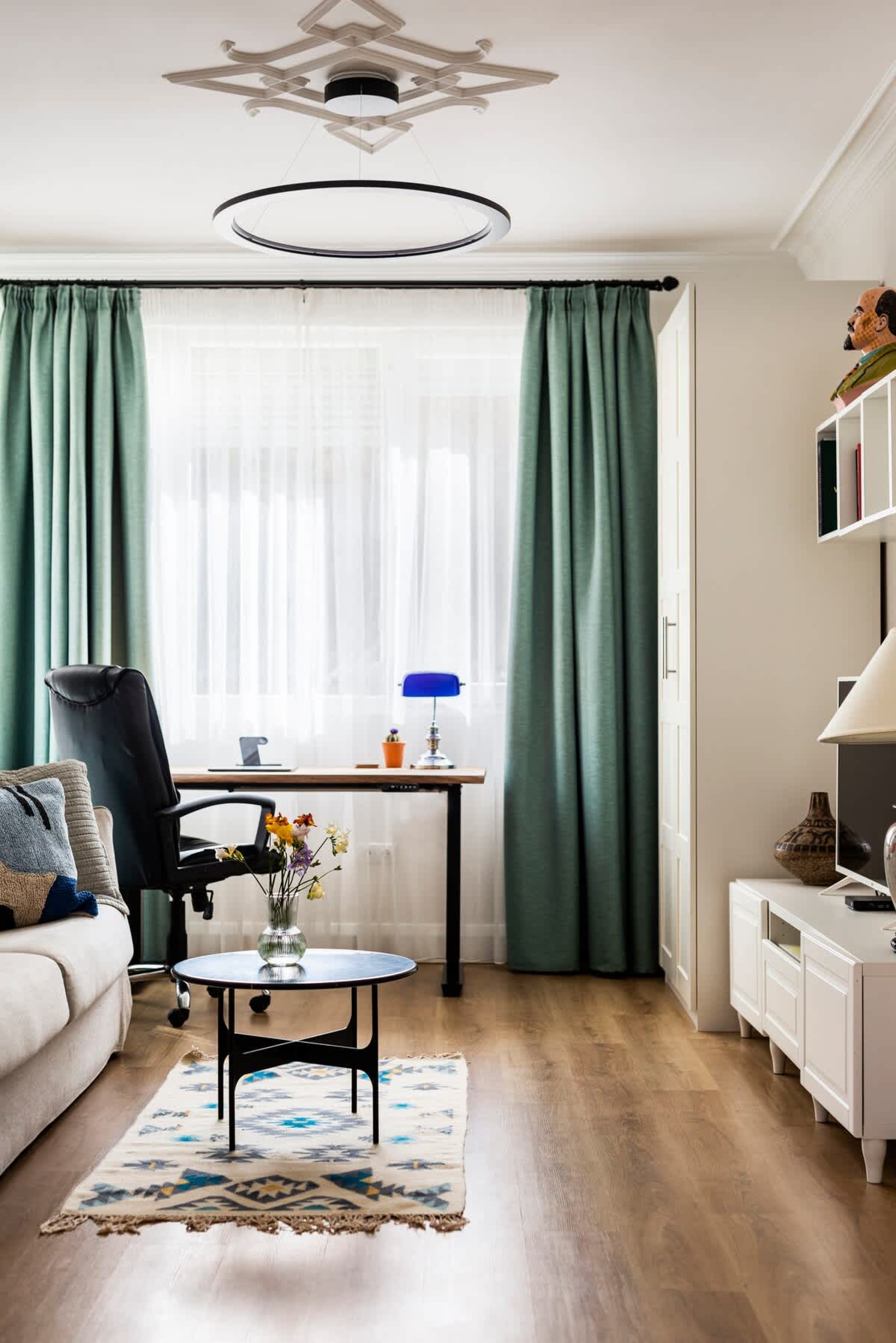 Scoutaround White Logo