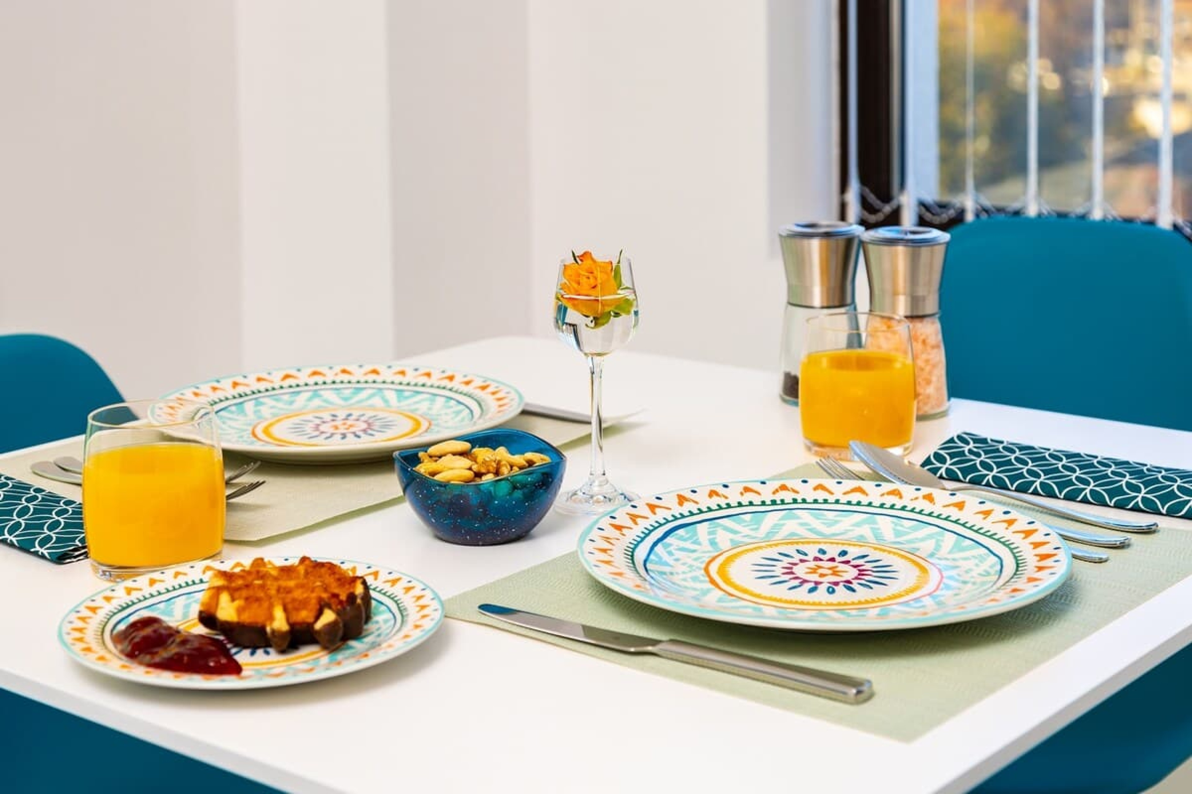 Scoutaround White Logo