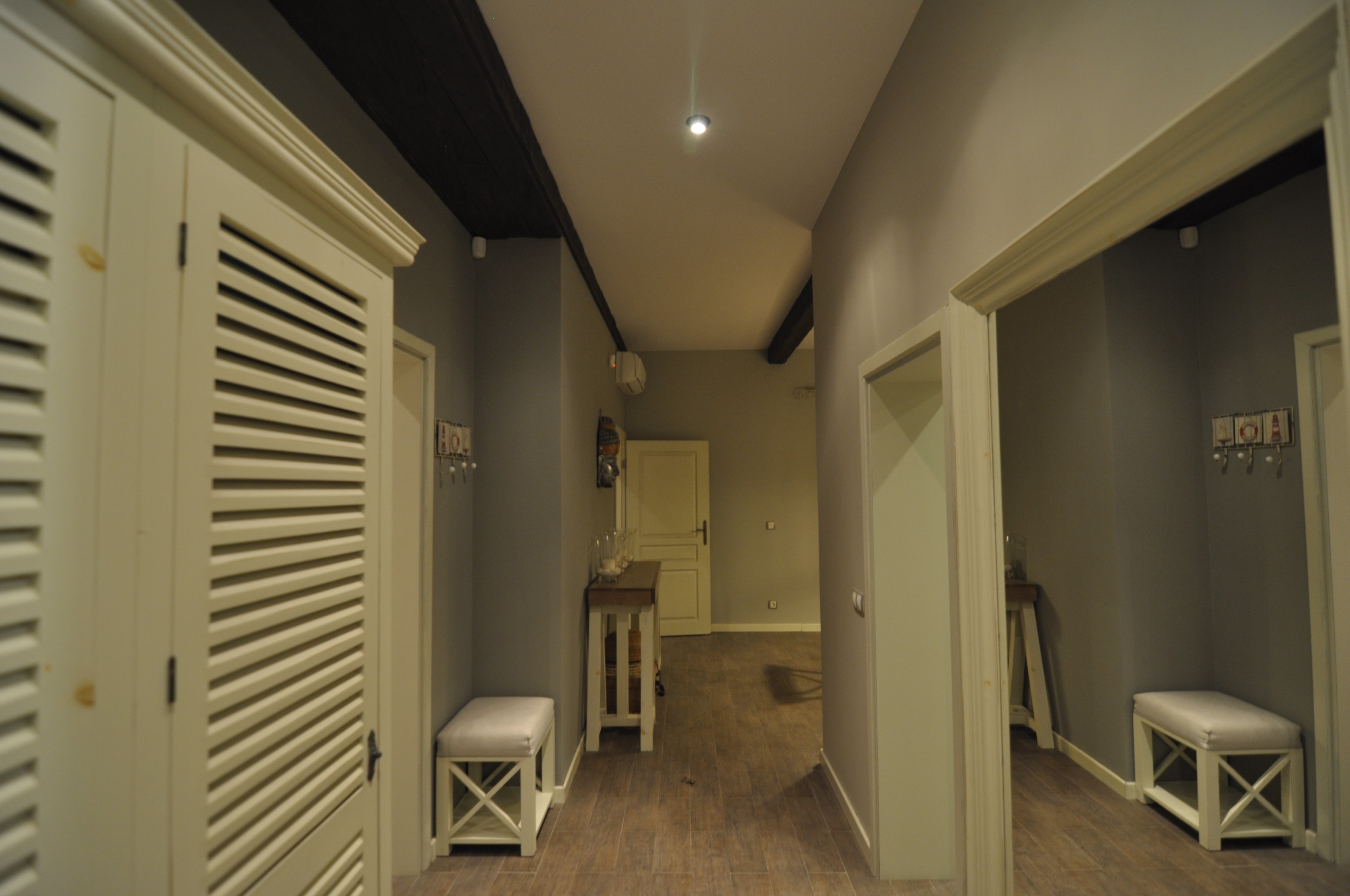 Scoutaround White Logo