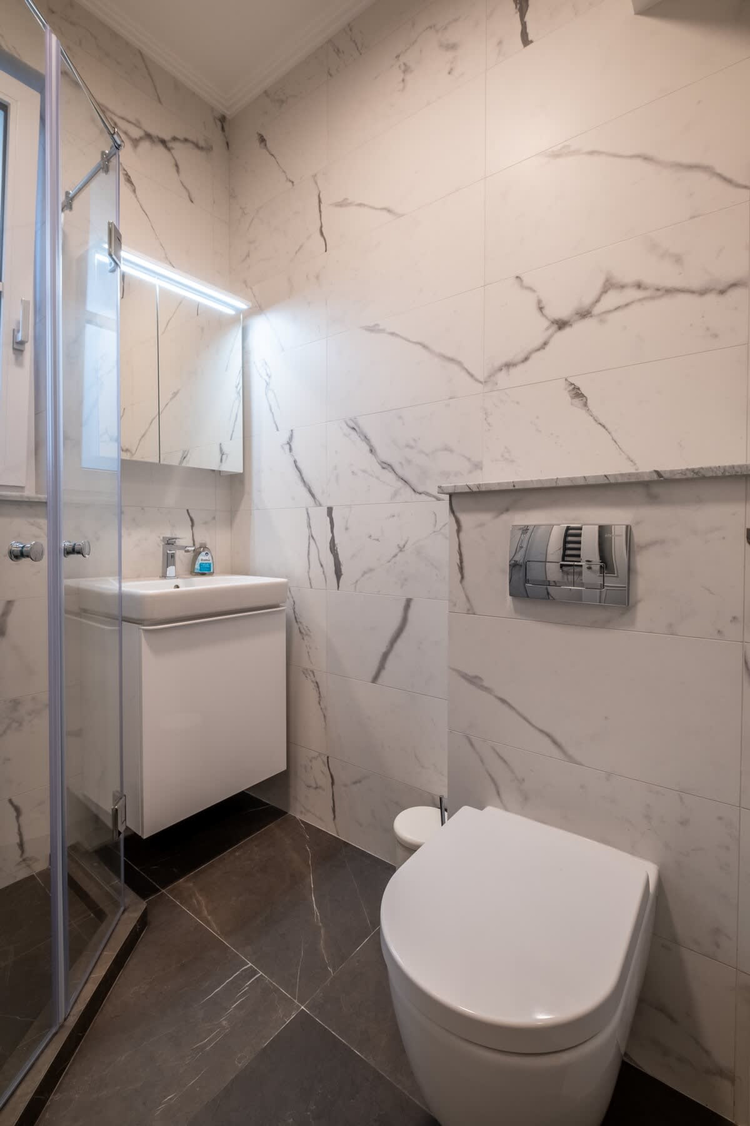 Scoutaround White Logo