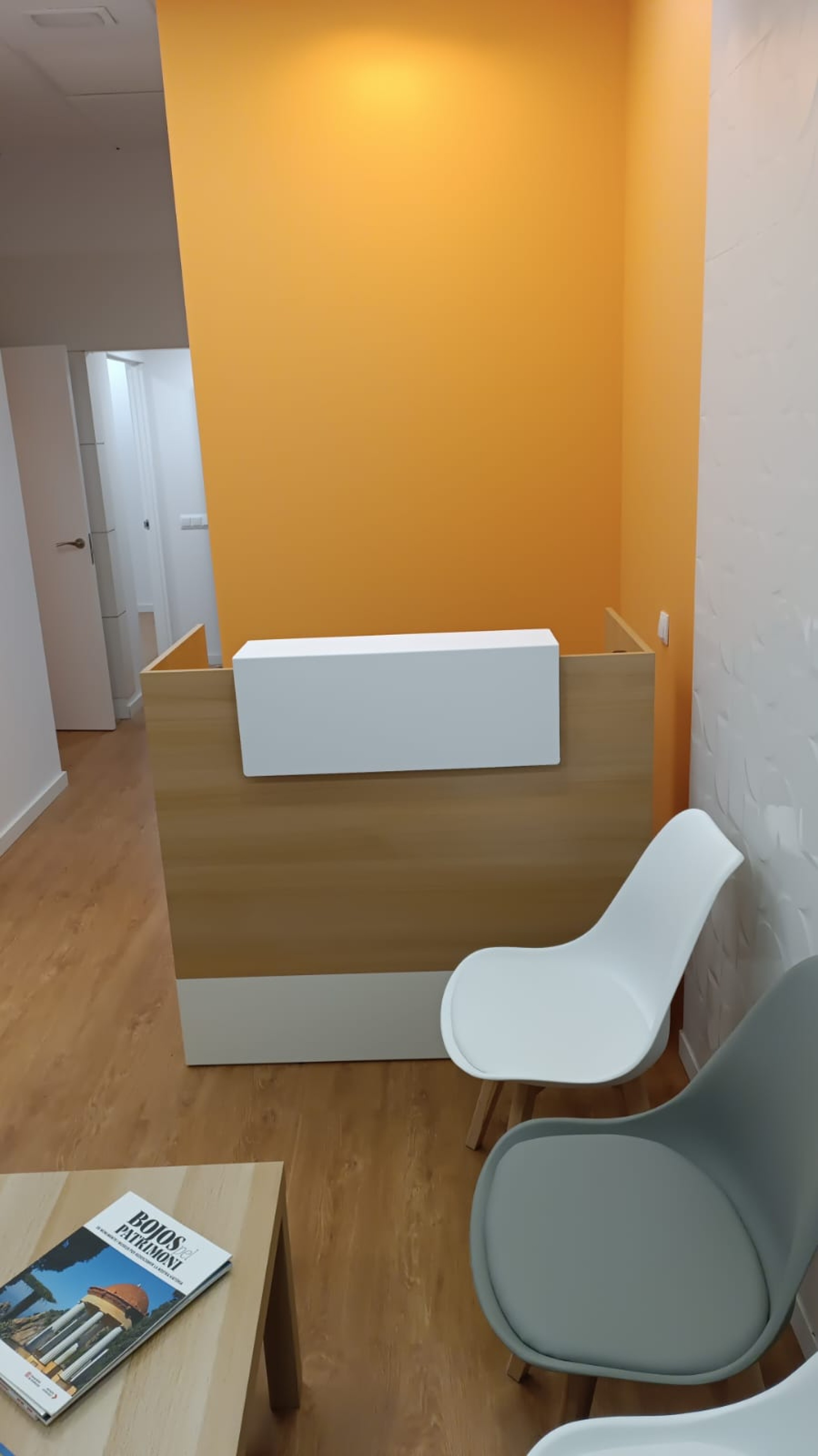 Scoutaround White Logo