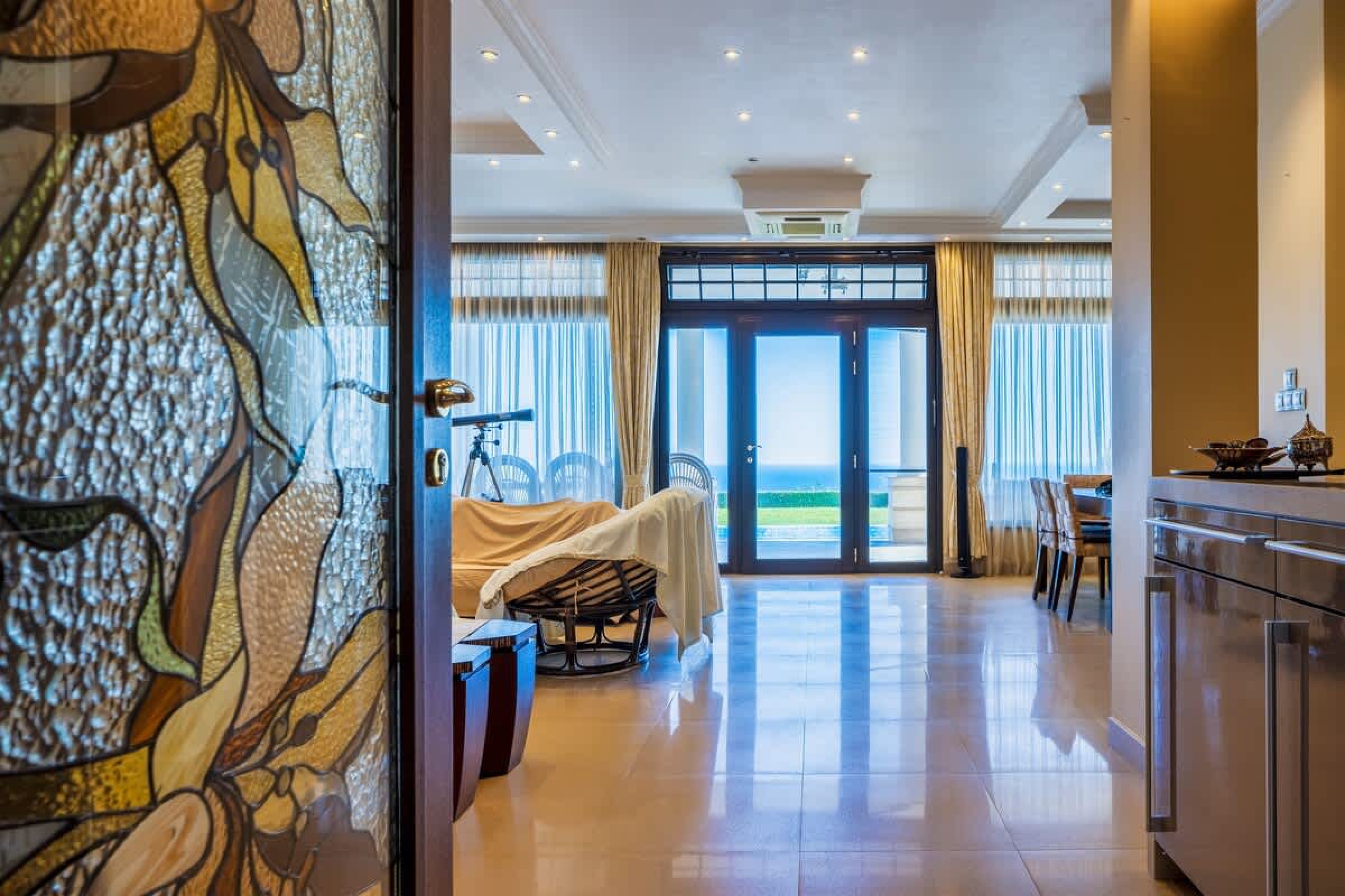 Scoutaround White Logo