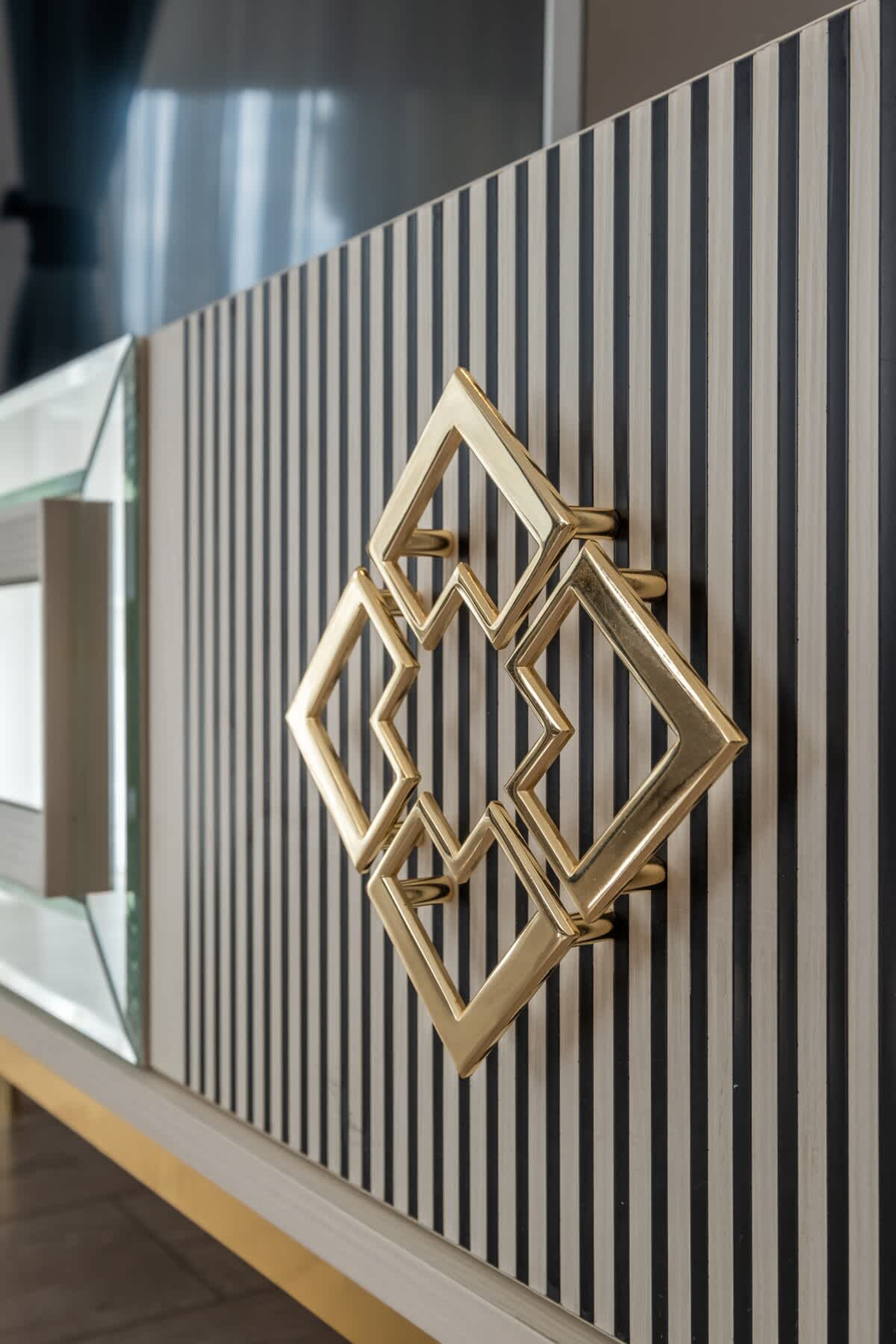 Scoutaround White Logo