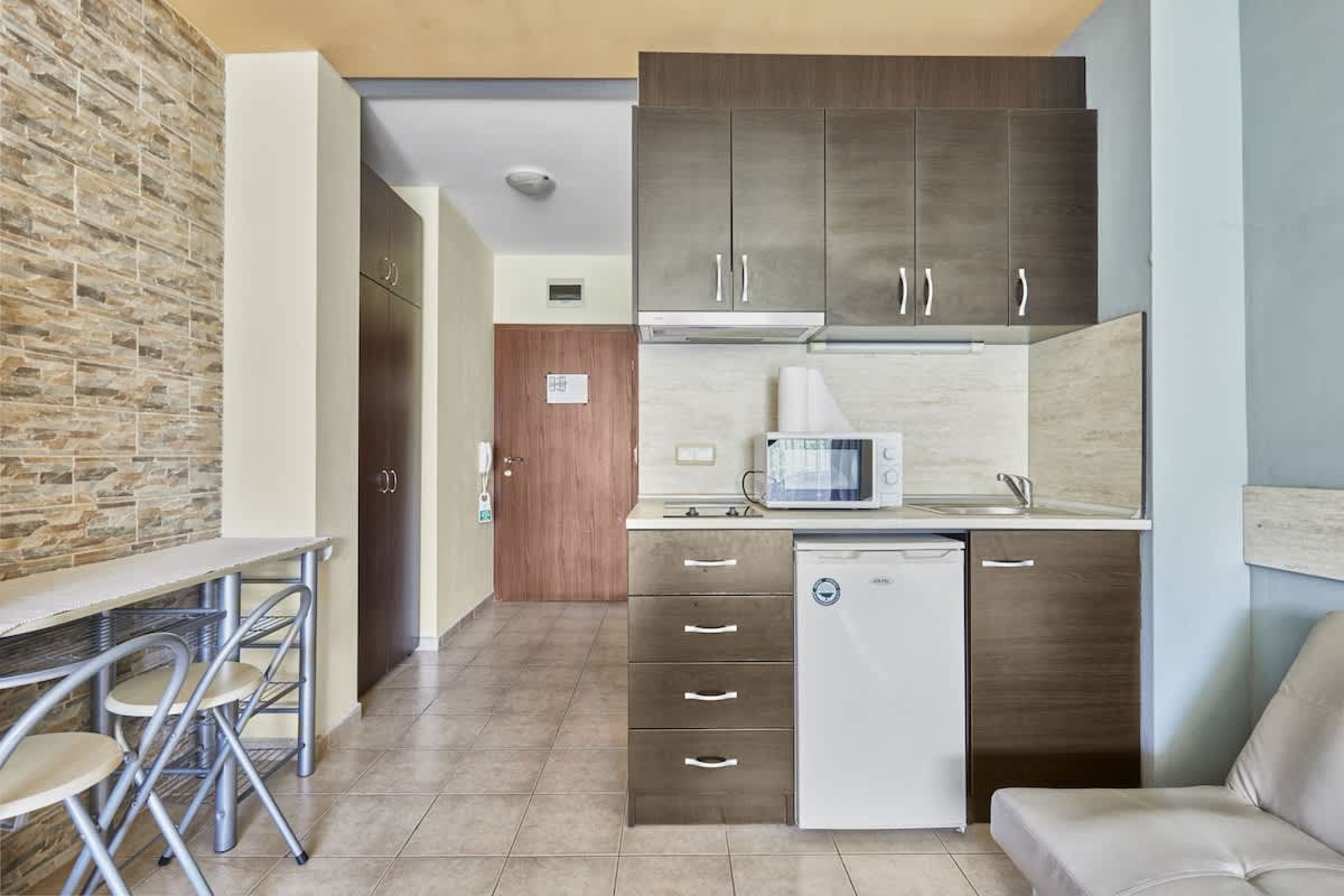 Scoutaround White Logo