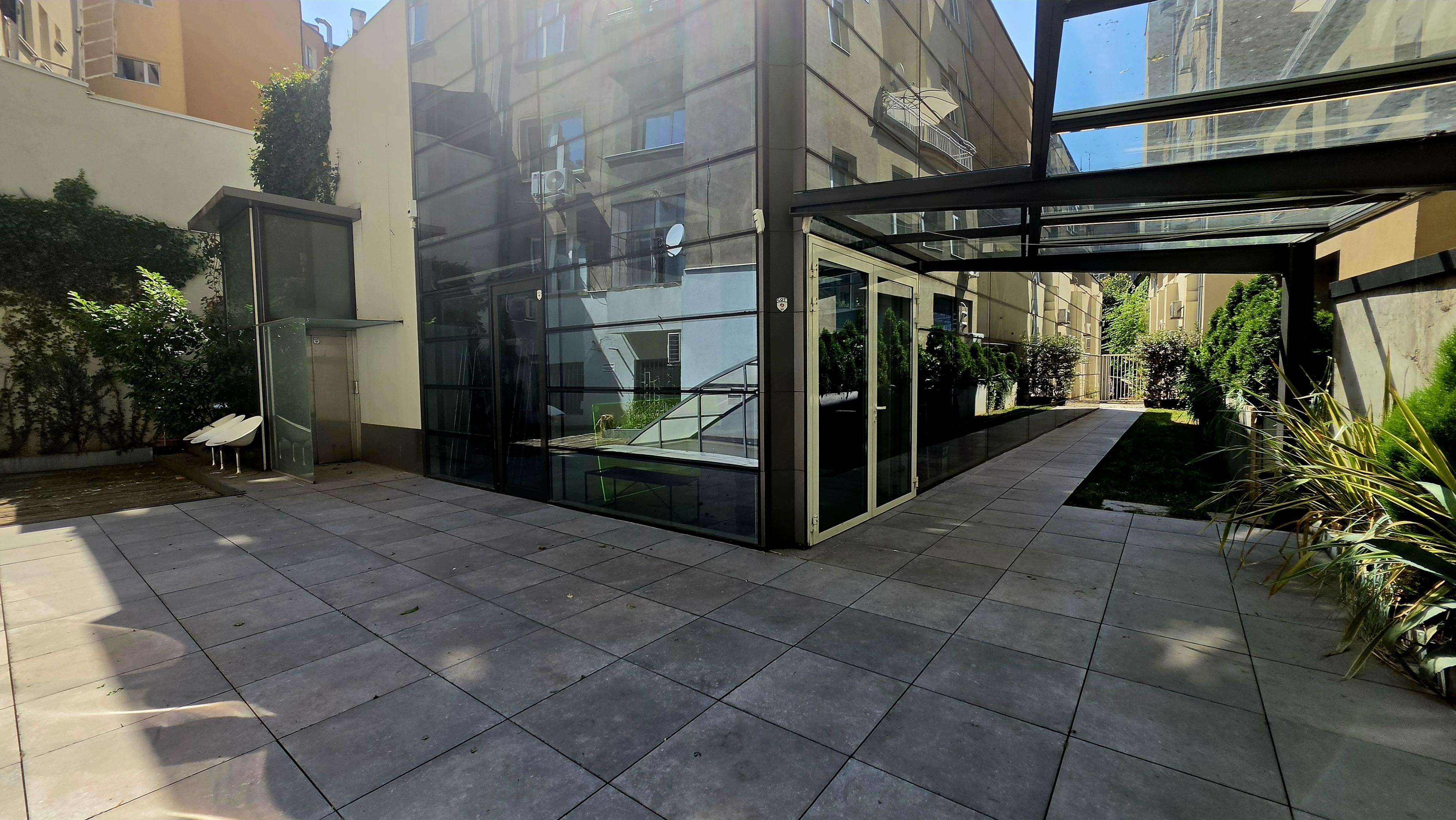 Entrance / lobby