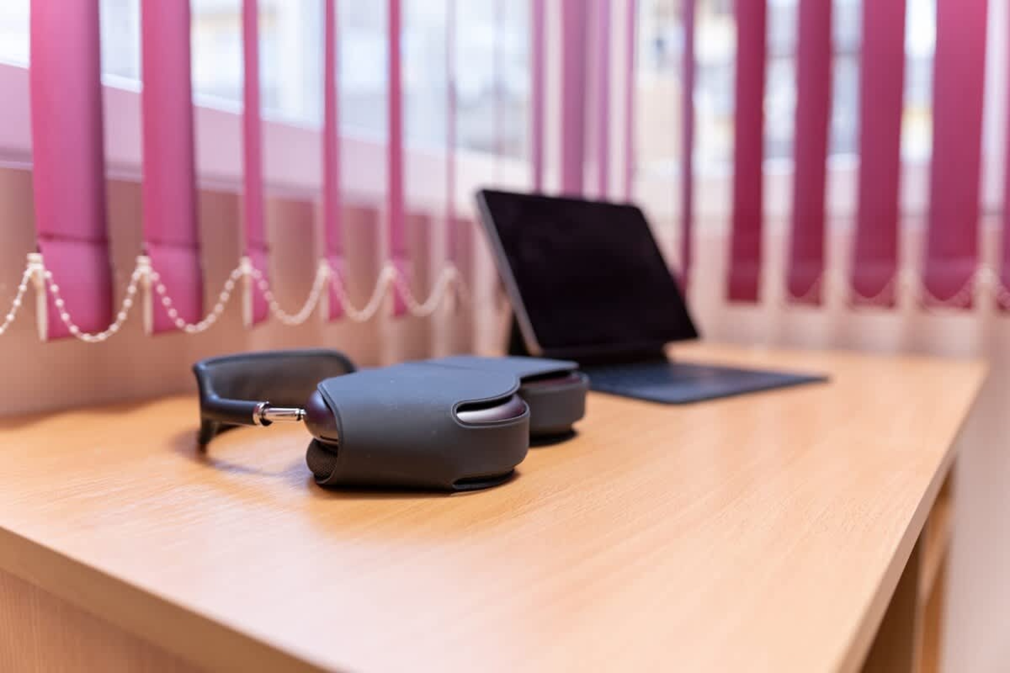 Scoutaround White Logo