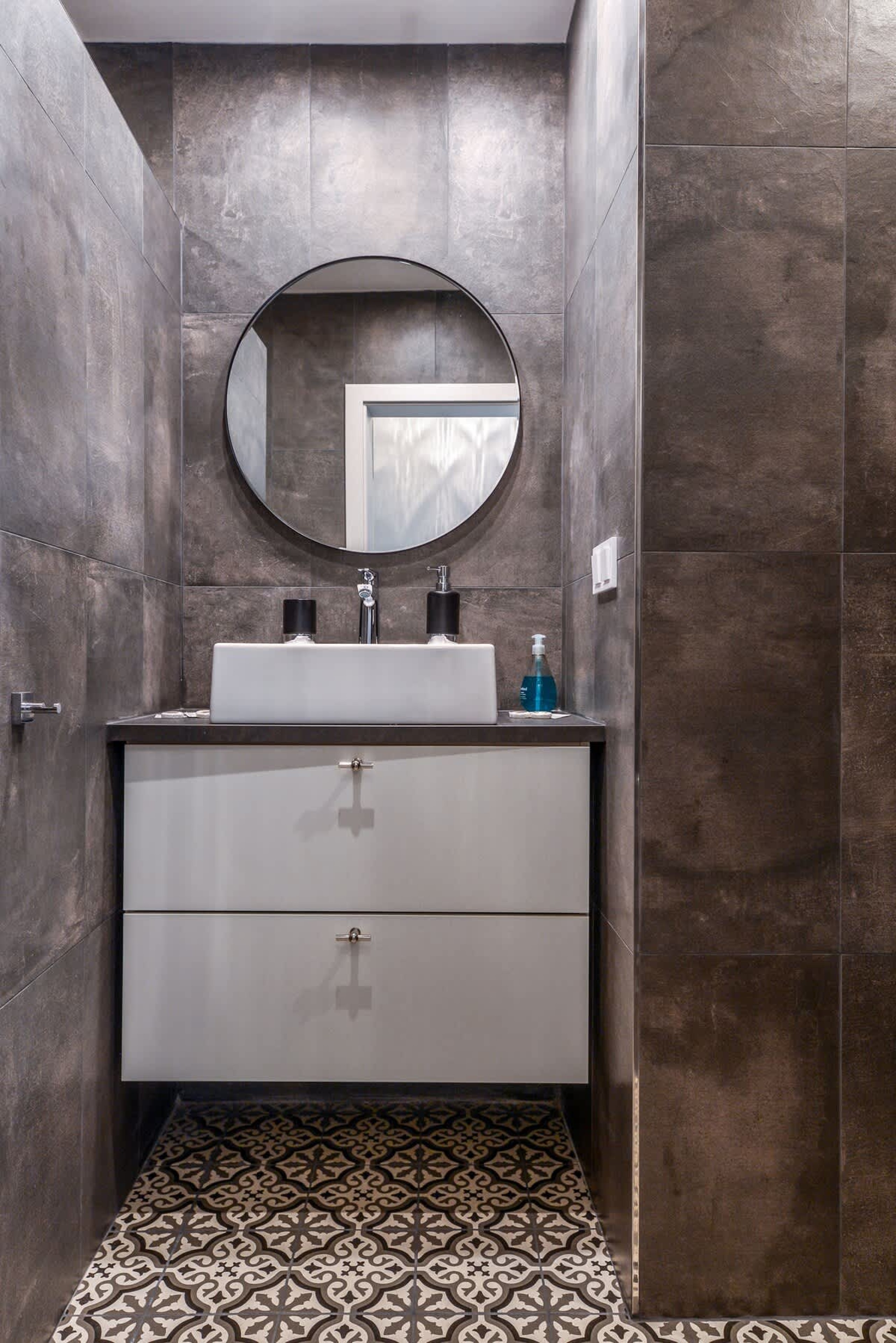 Scoutaround White Logo