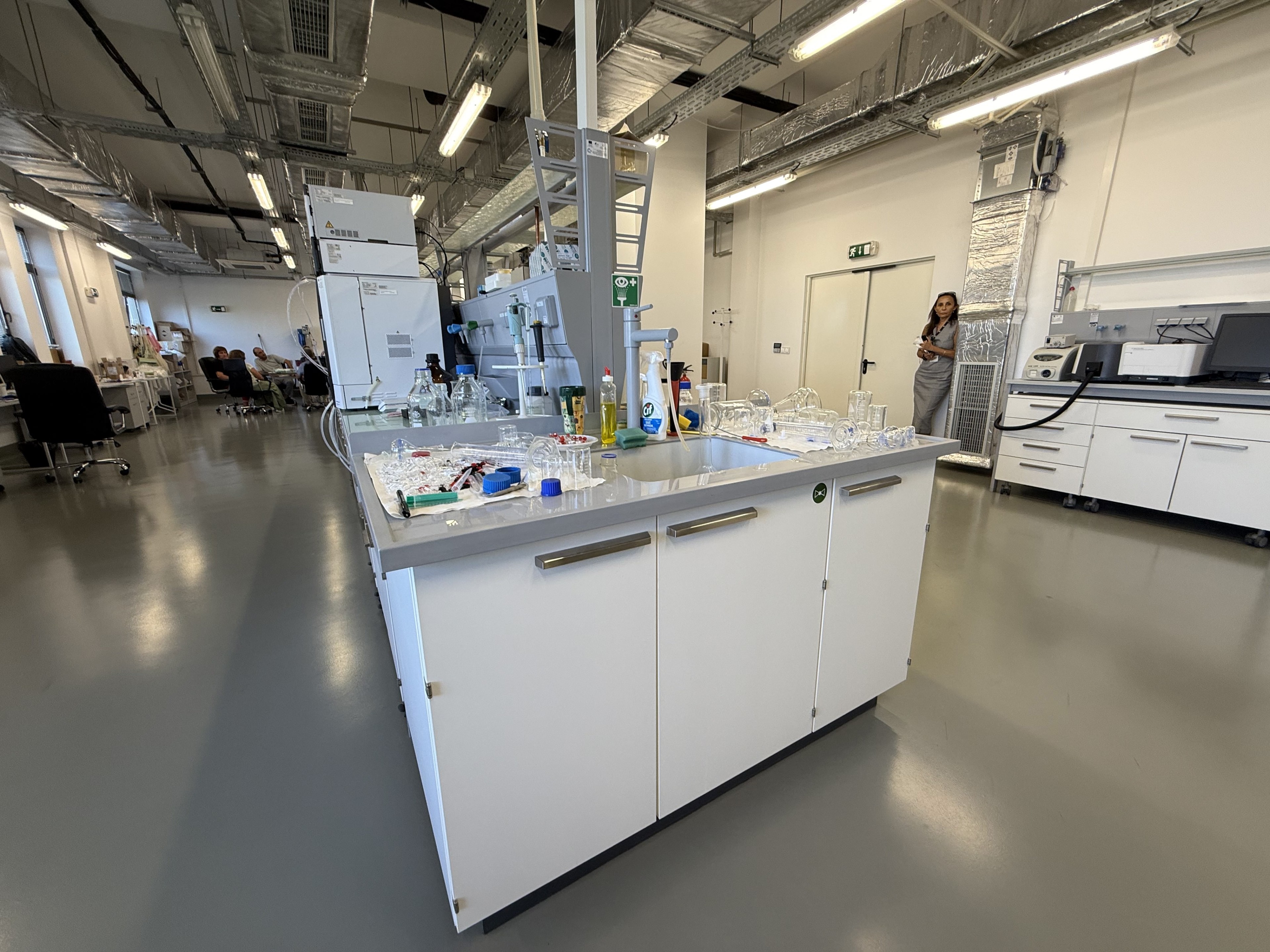 Scoutaround White Logo