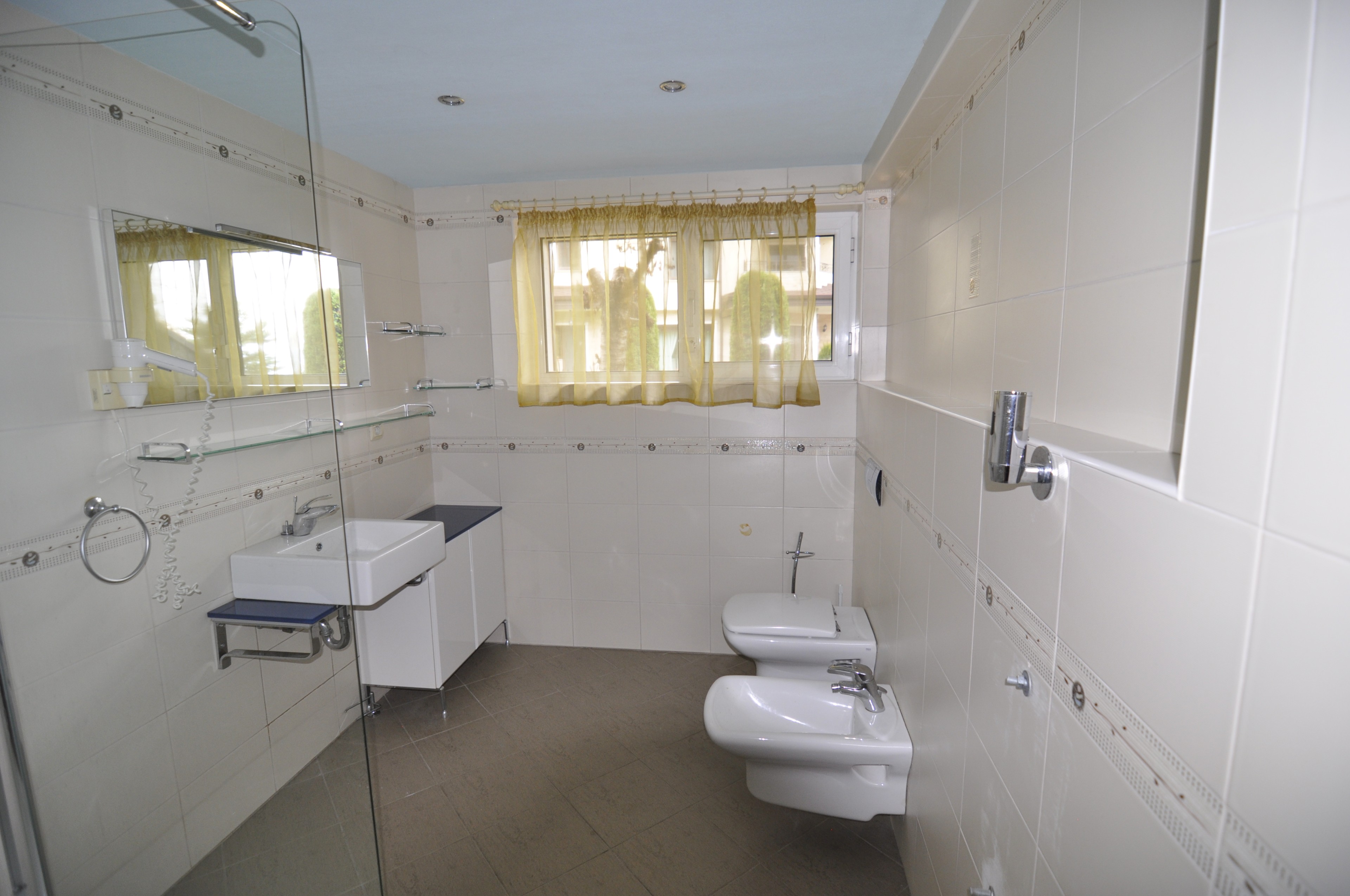 Scoutaround White Logo