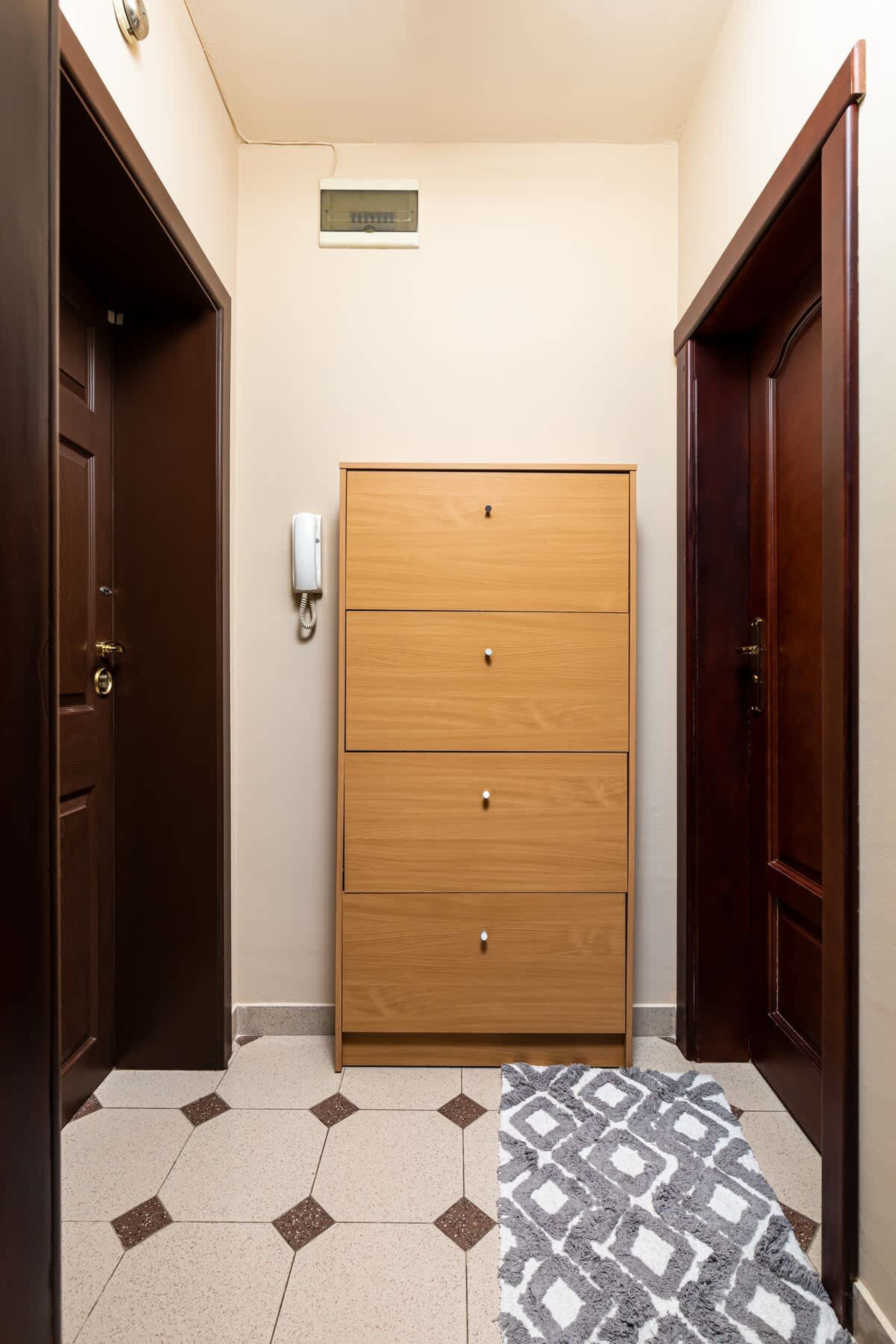 Scoutaround White Logo