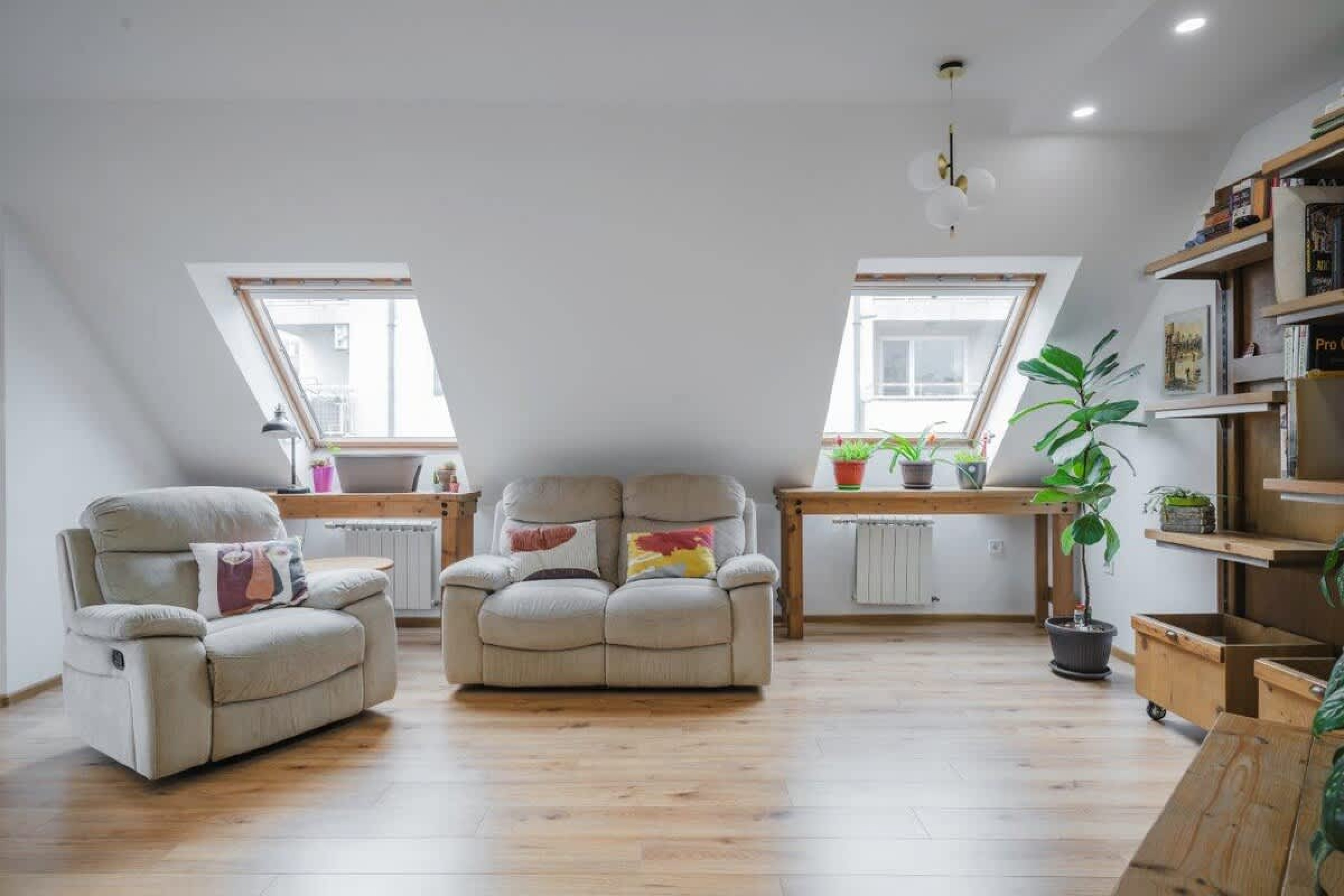 Scoutaround White Logo