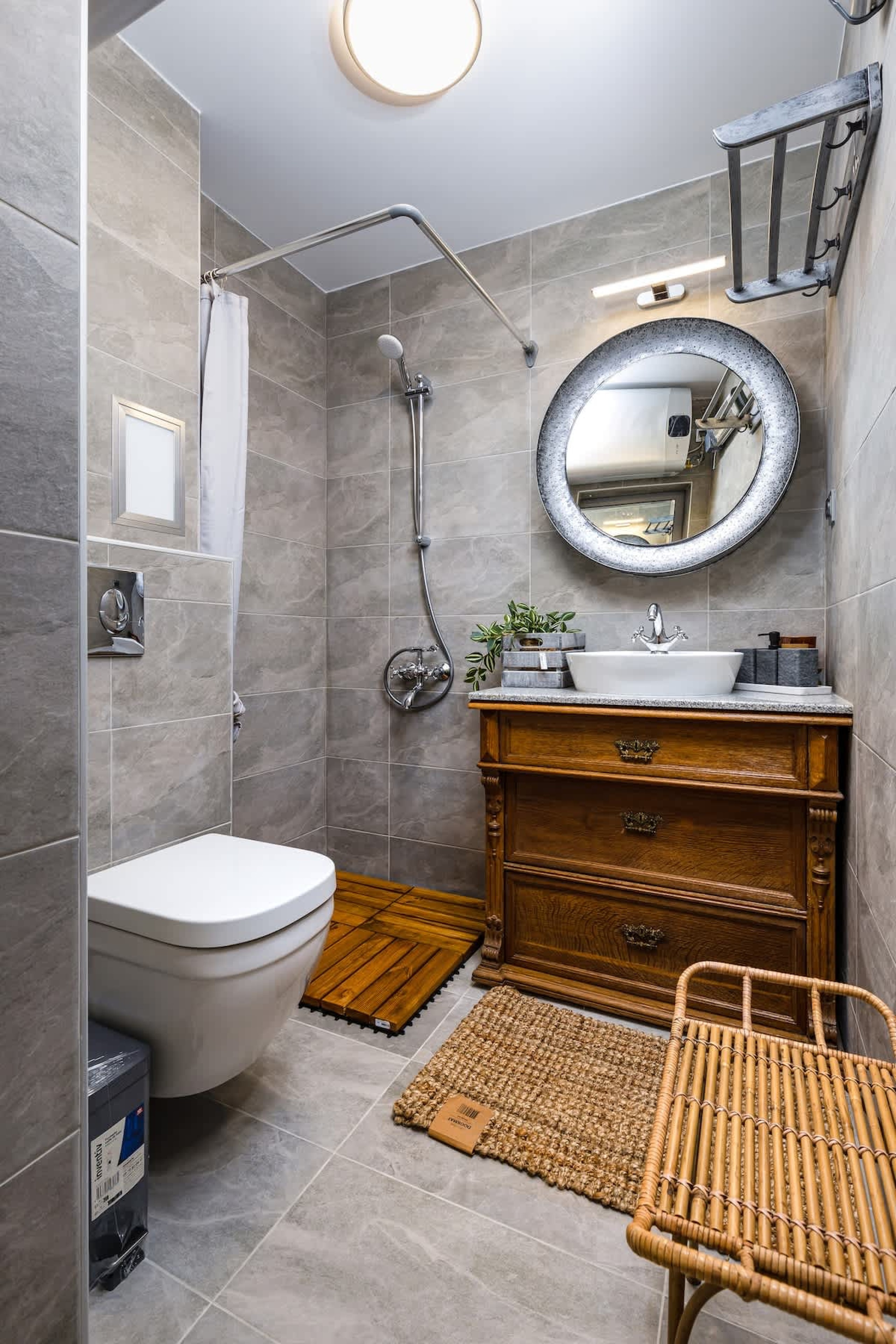 Scoutaround White Logo