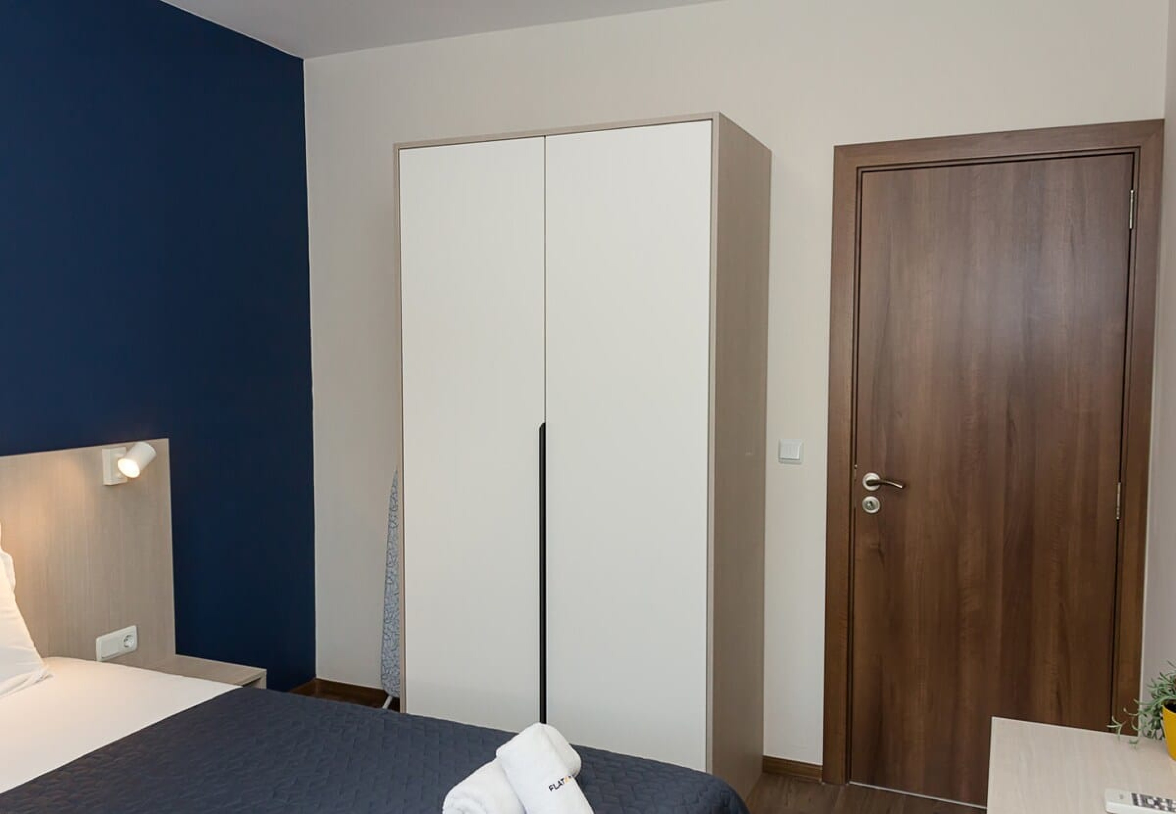 Scoutaround White Logo