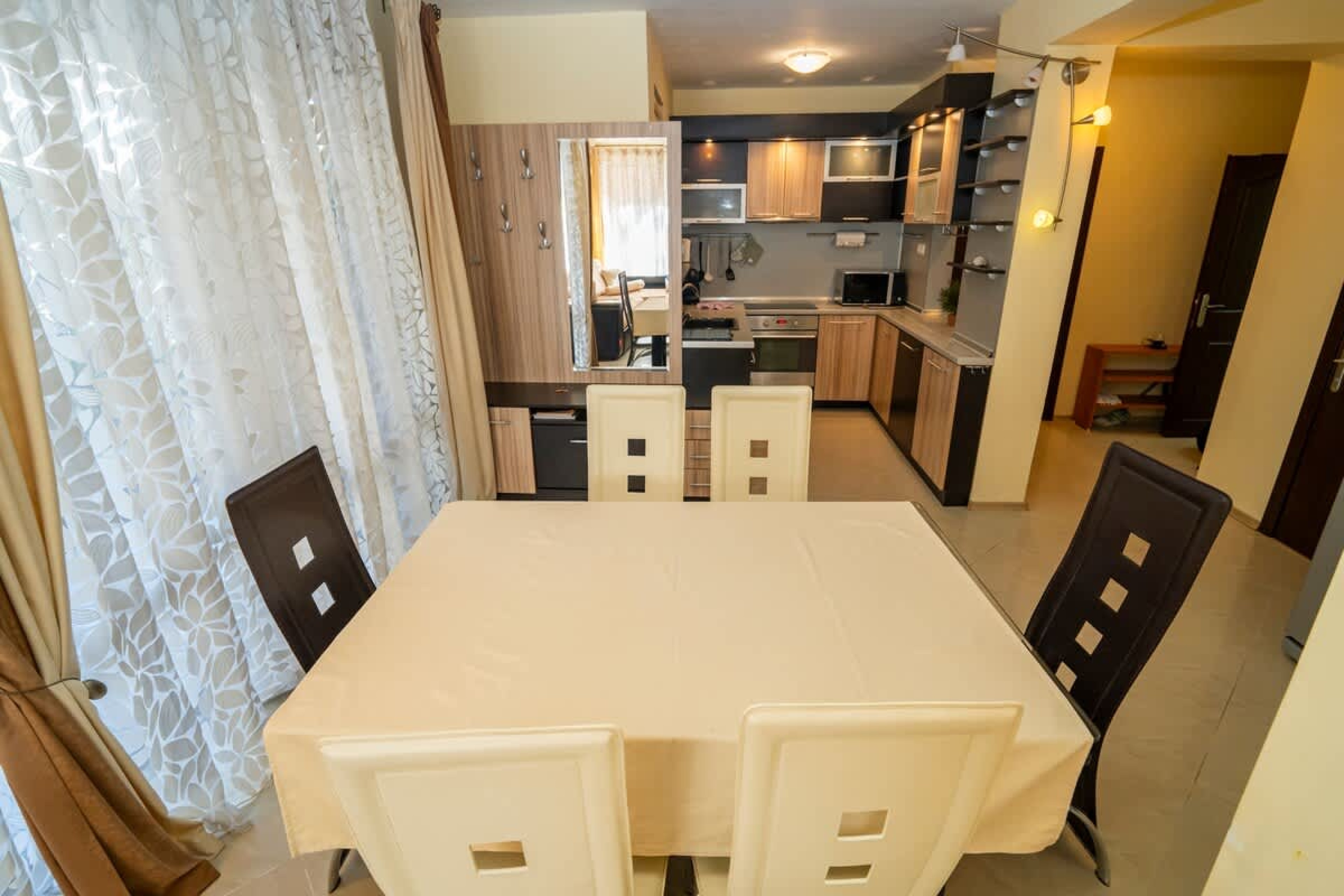 The Family Courtyard - Very LARGE 2BD Apartment - Photo 7