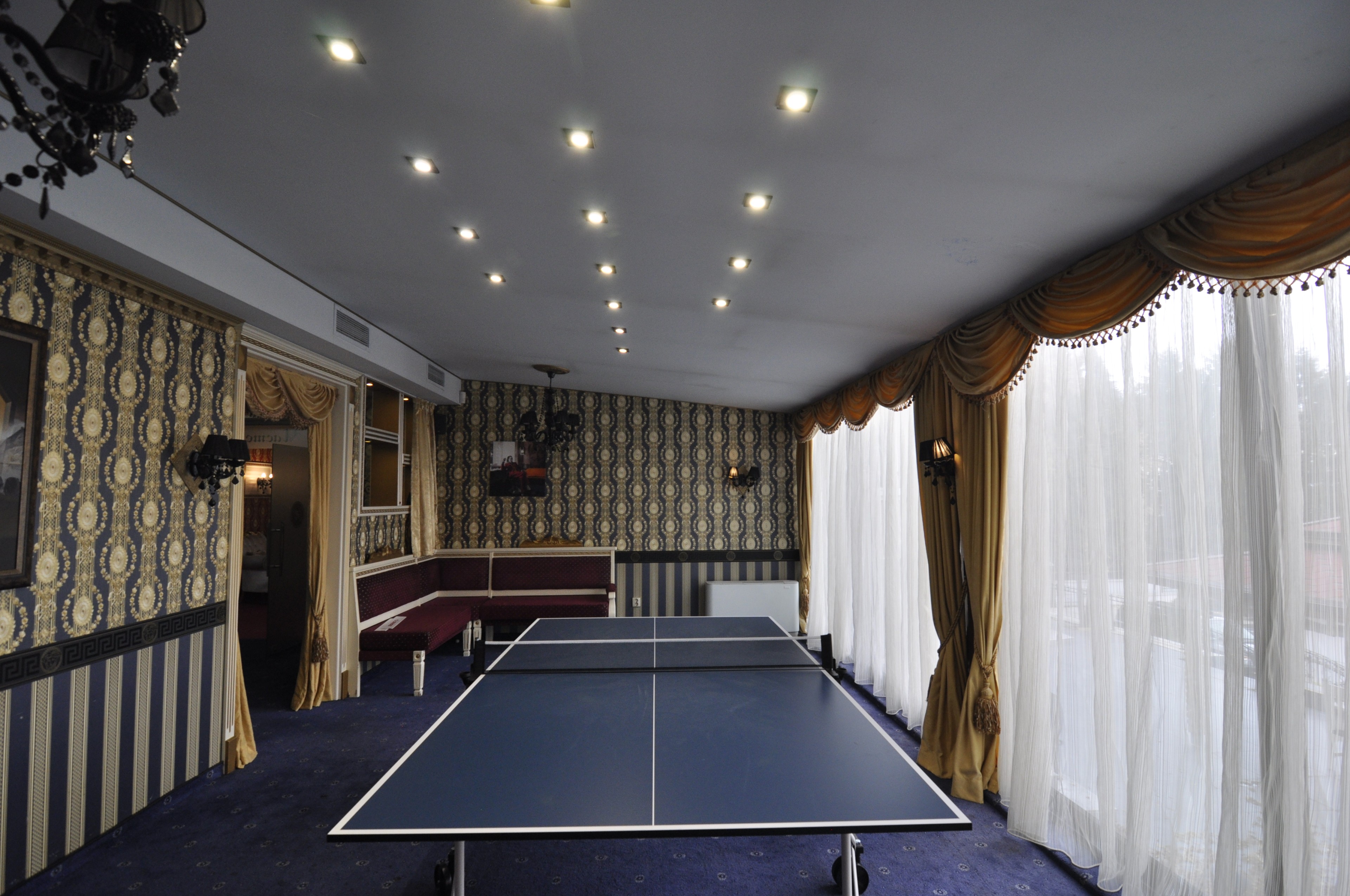 Scoutaround White Logo