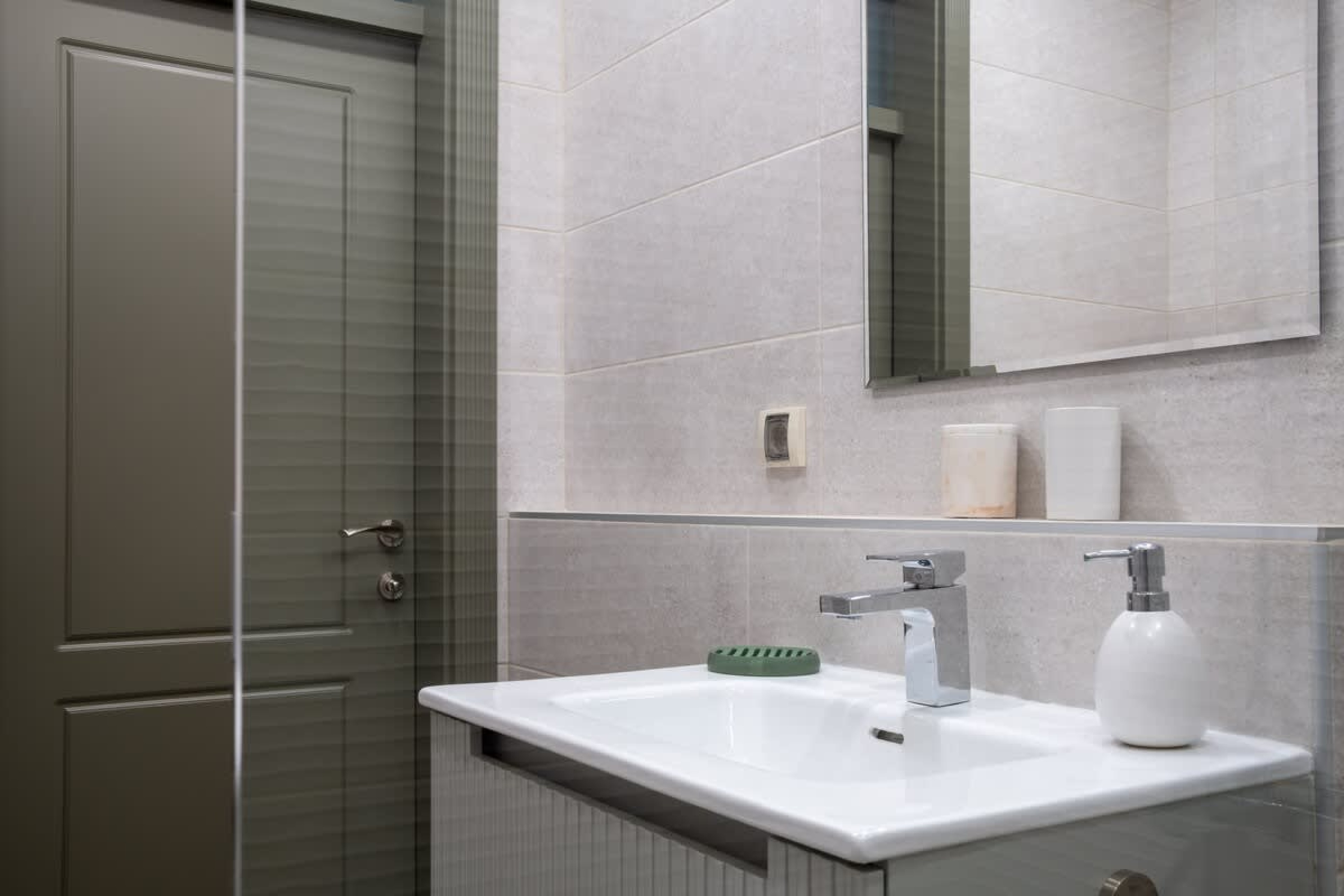 Scoutaround White Logo