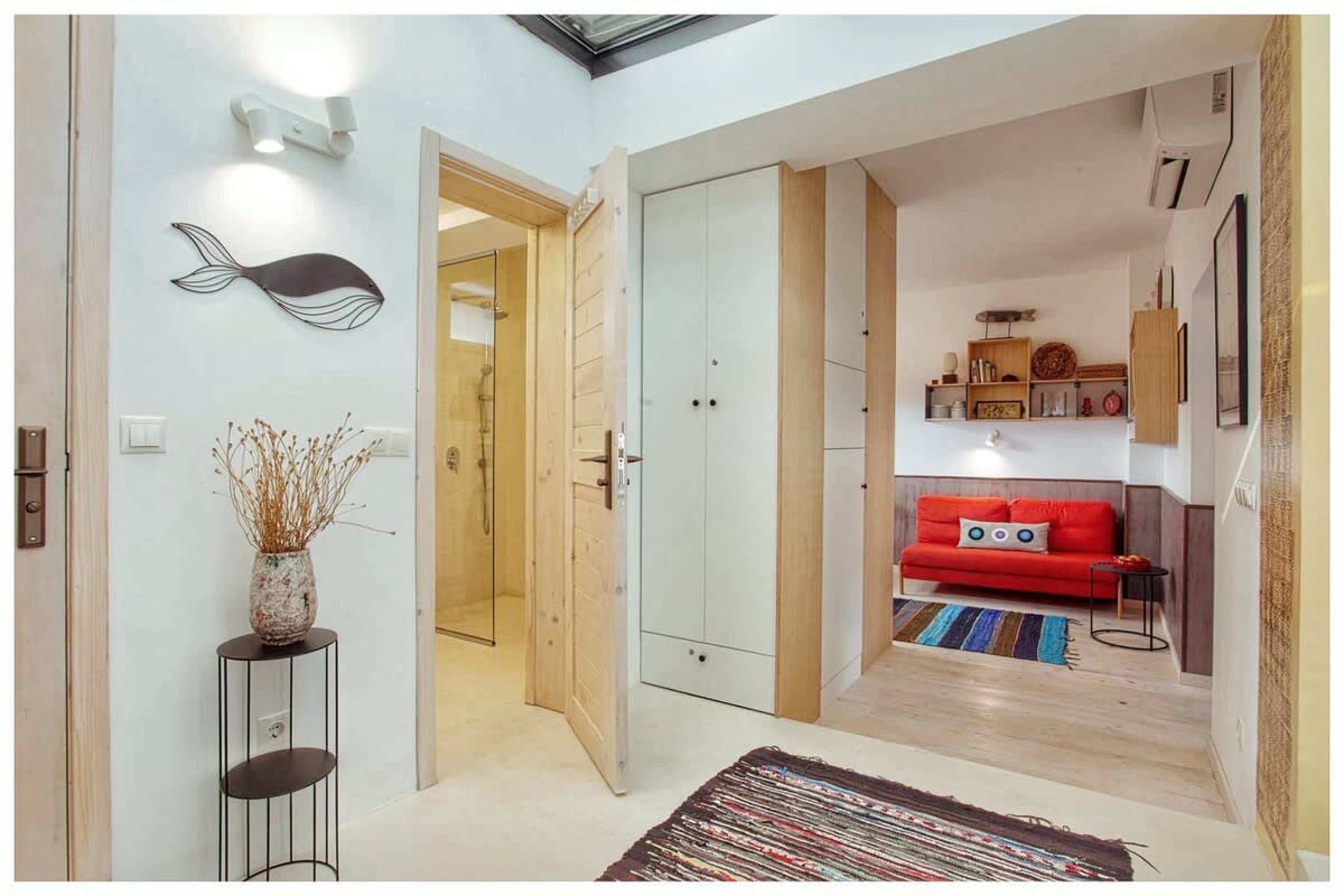 Scoutaround White Logo