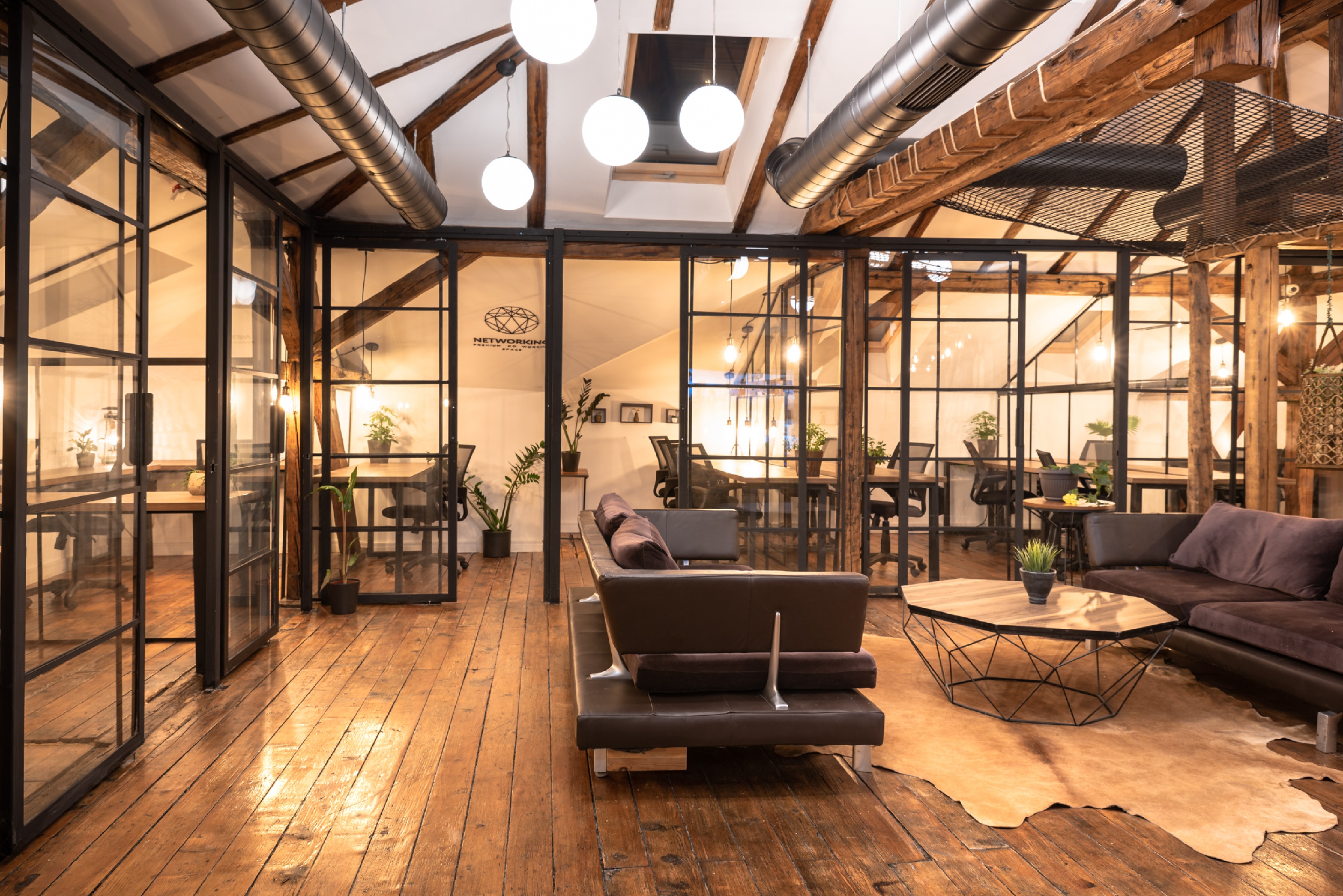 Scoutaround White Logo