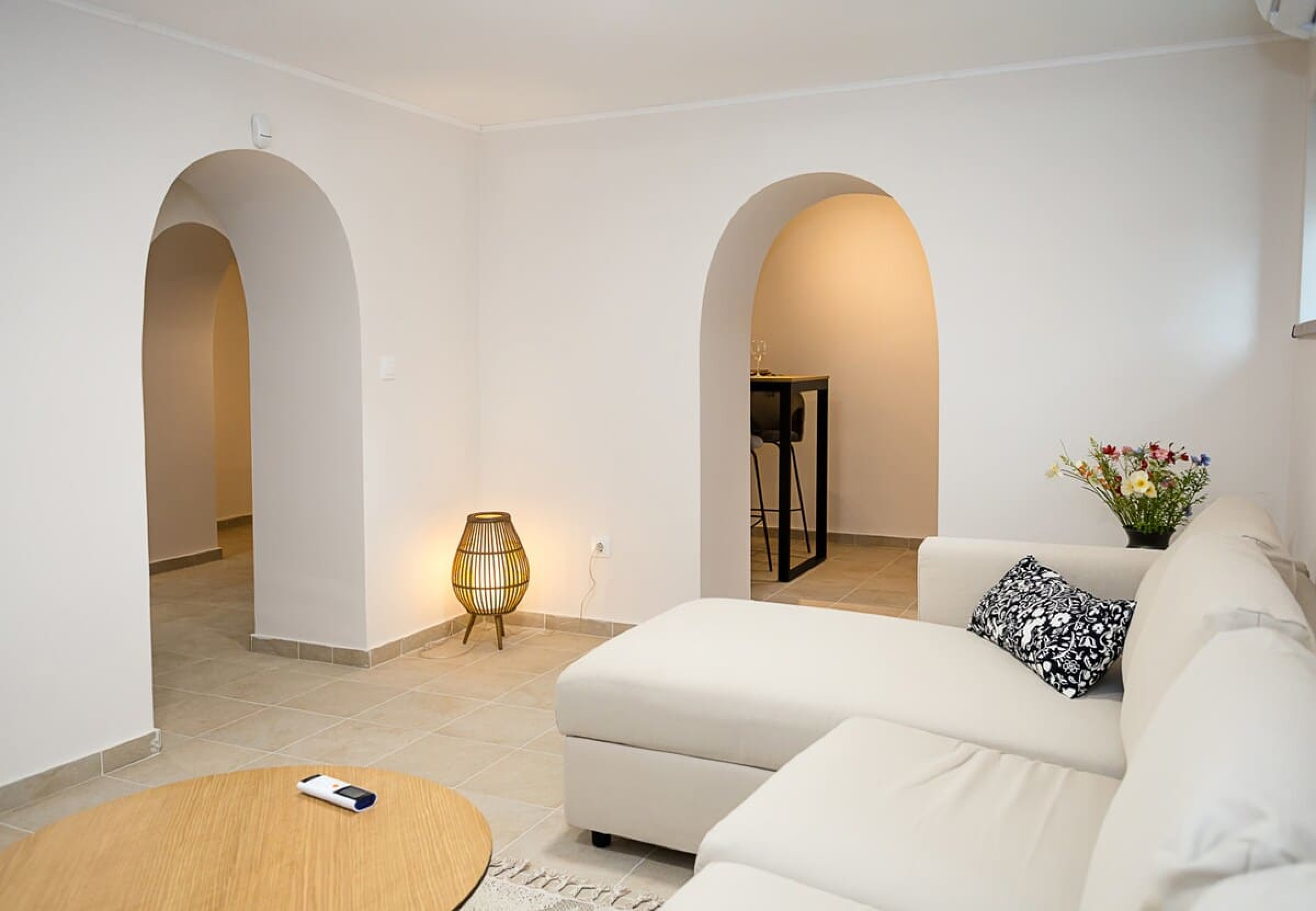 Scoutaround White Logo