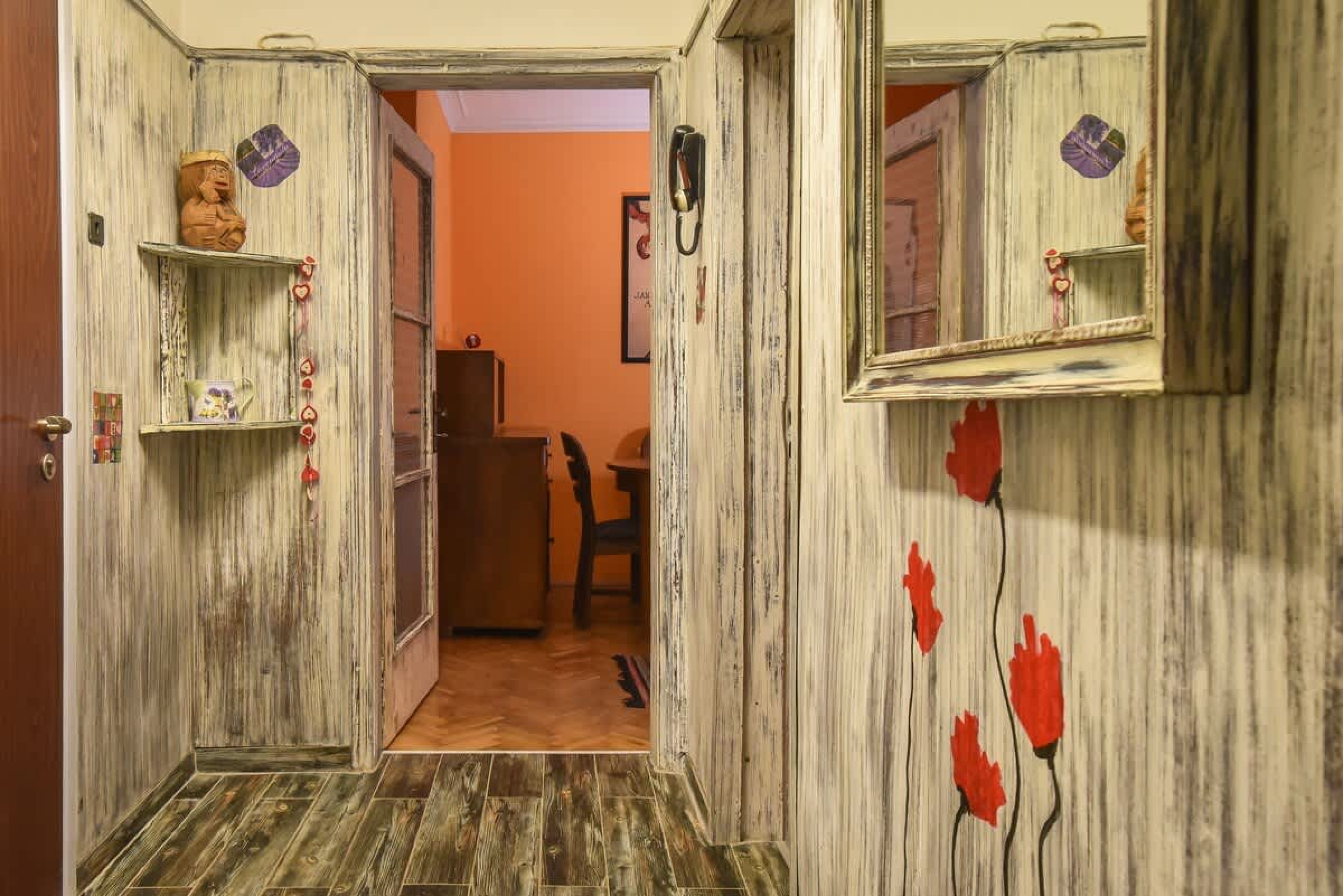 Scoutaround White Logo