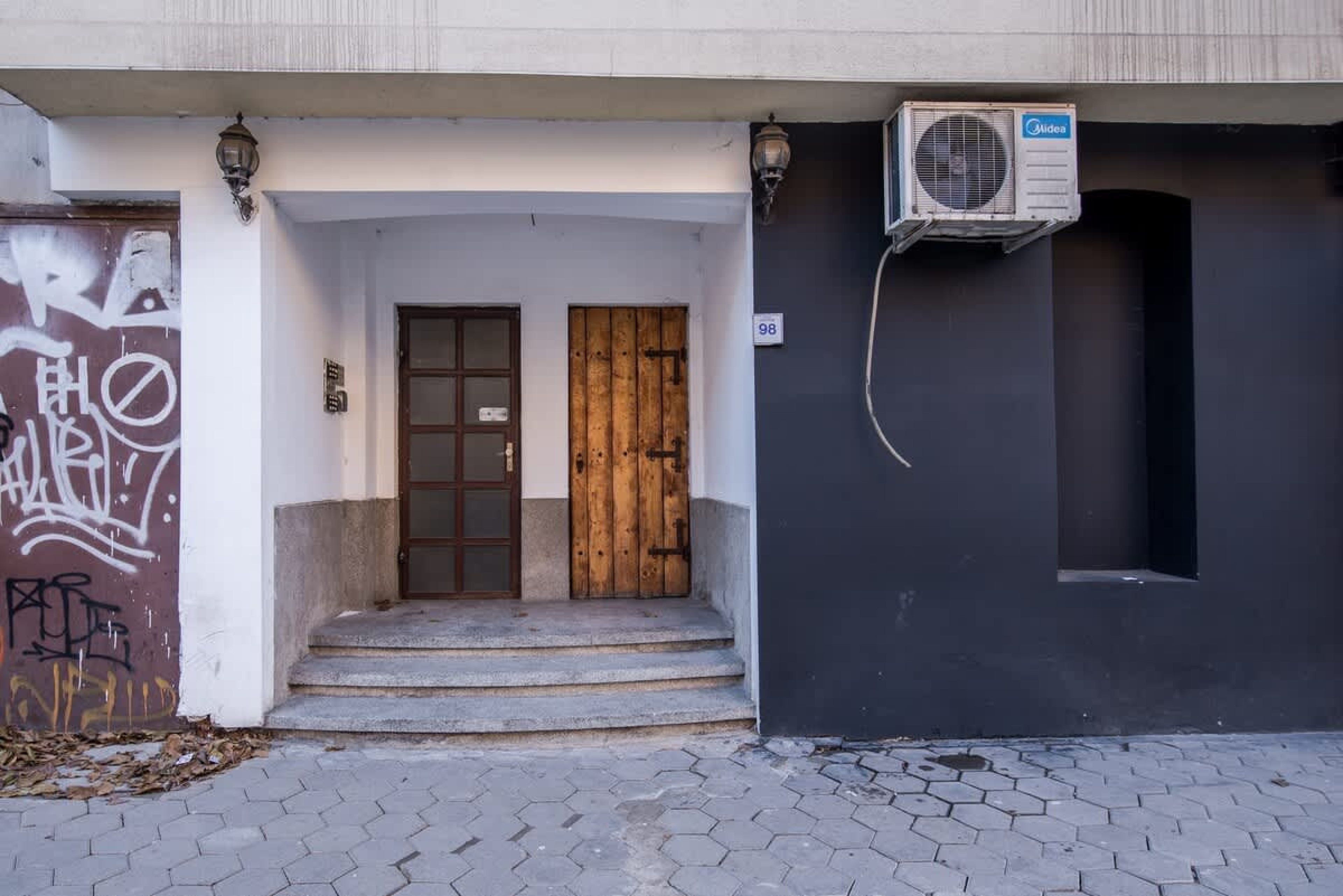 Scoutaround White Logo