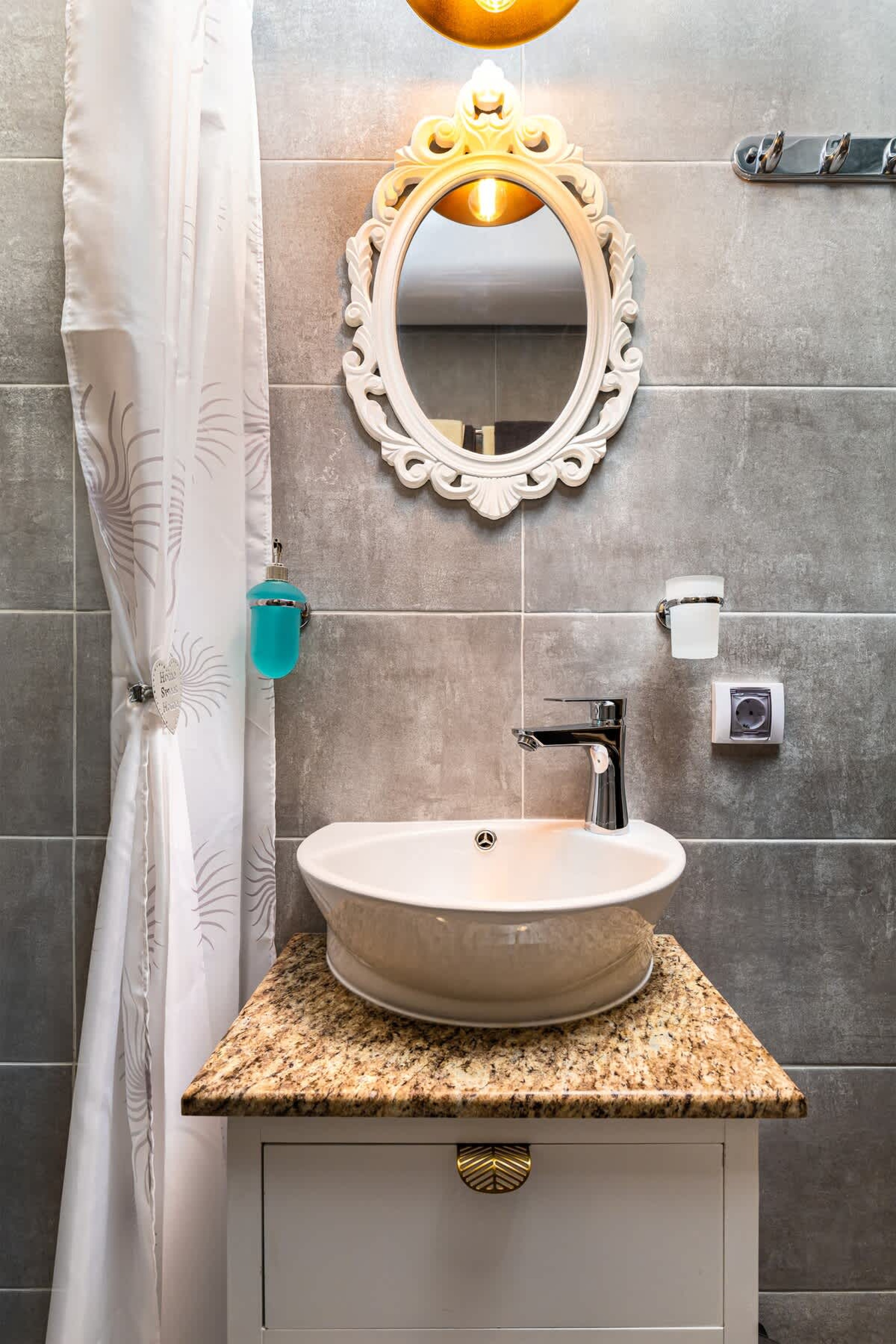 Scoutaround White Logo