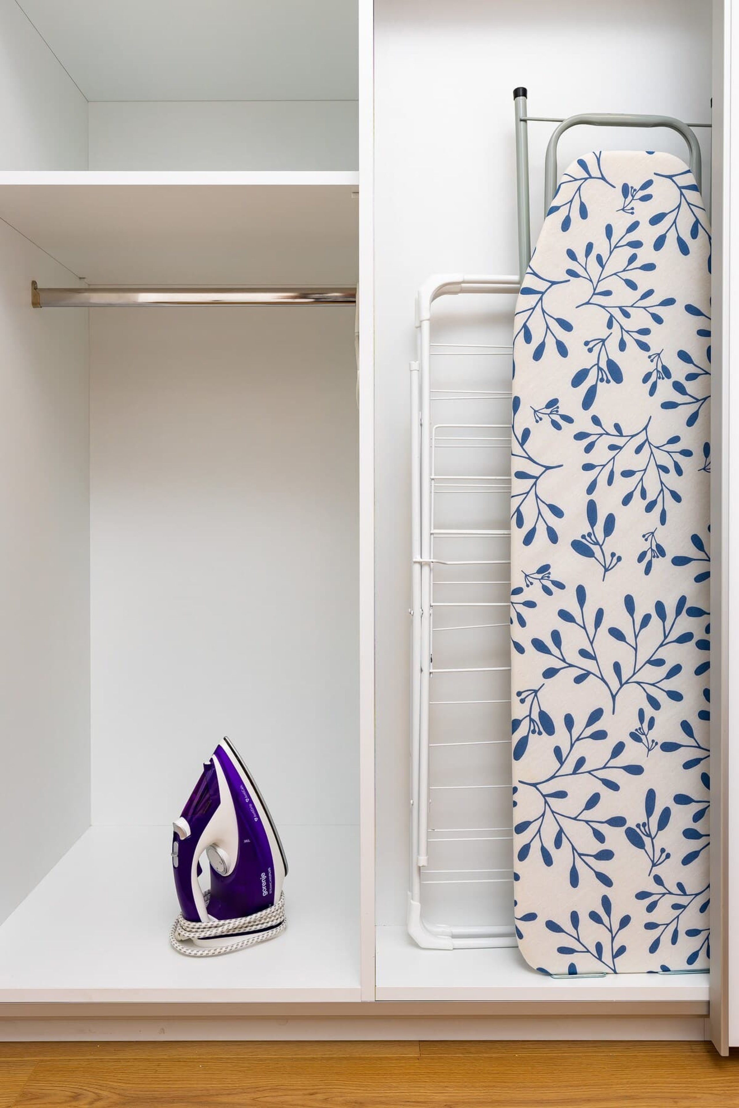 Scoutaround White Logo