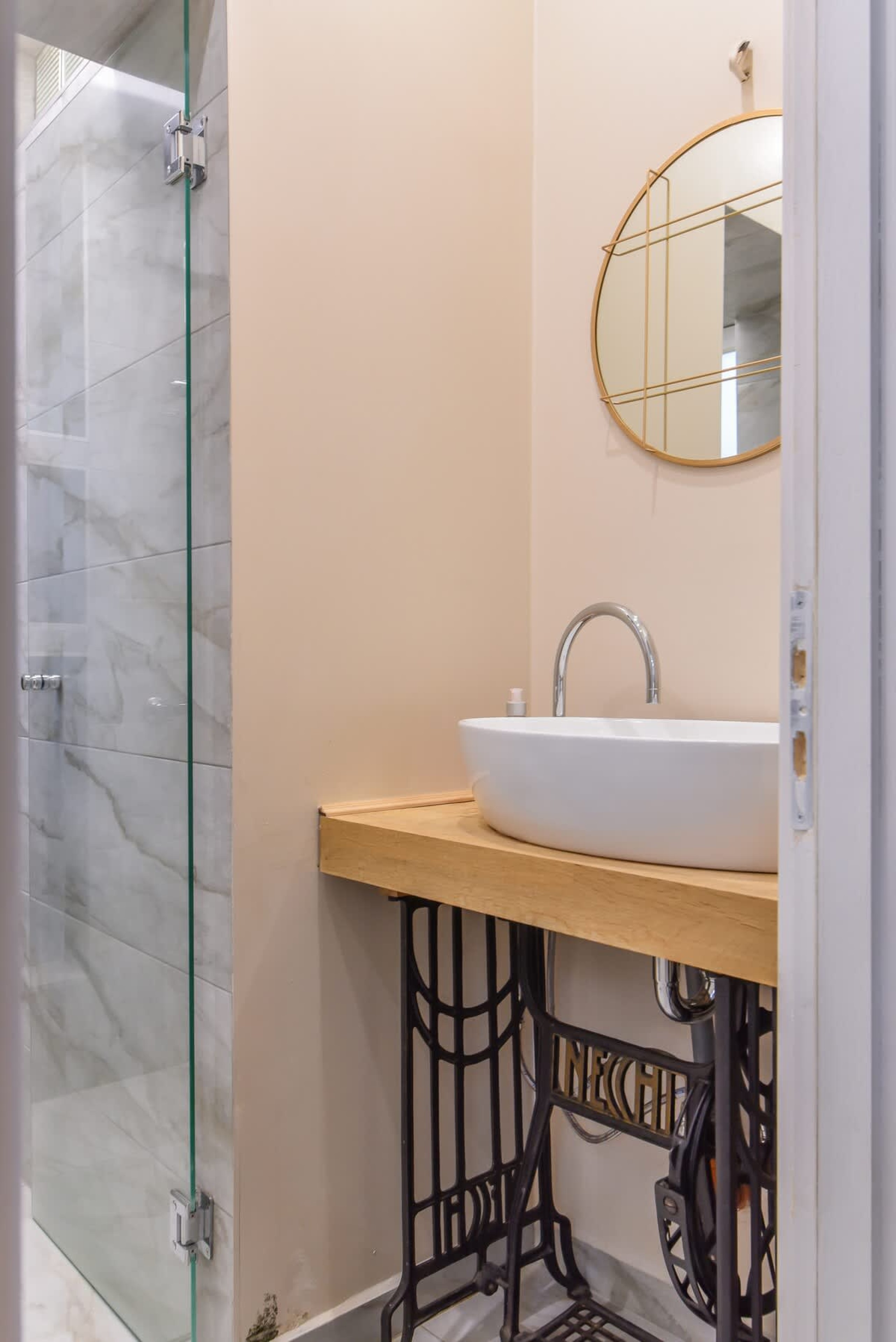 Scoutaround White Logo