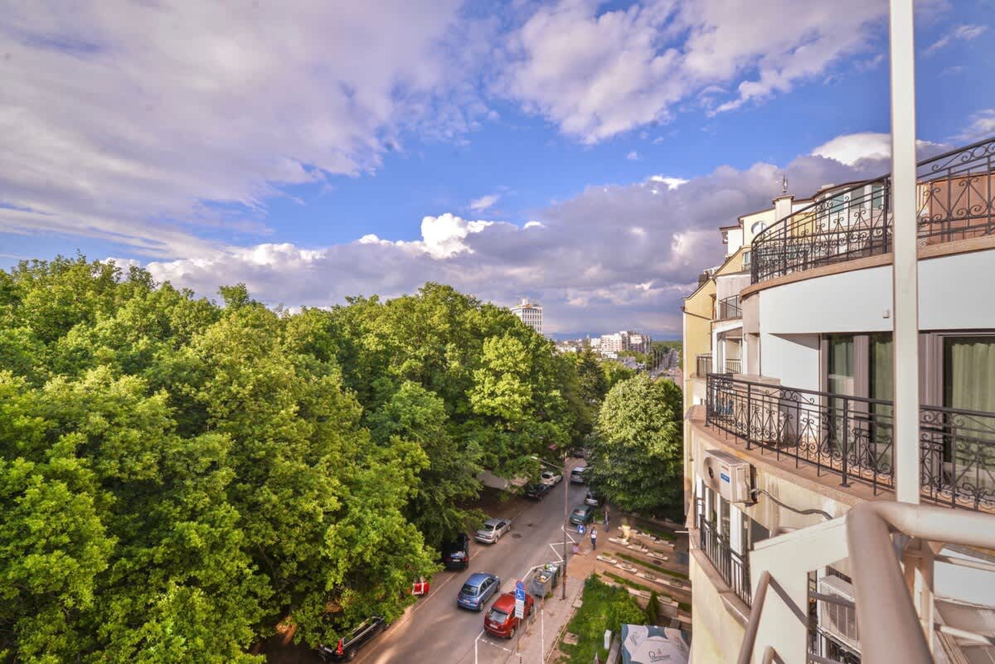 Scoutaround White Logo