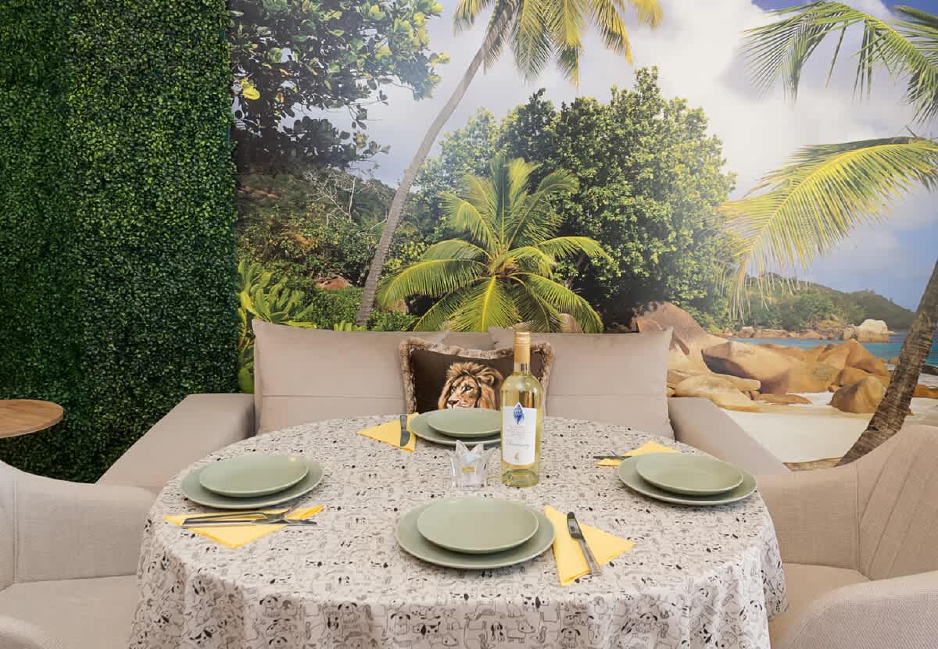 Scoutaround White Logo