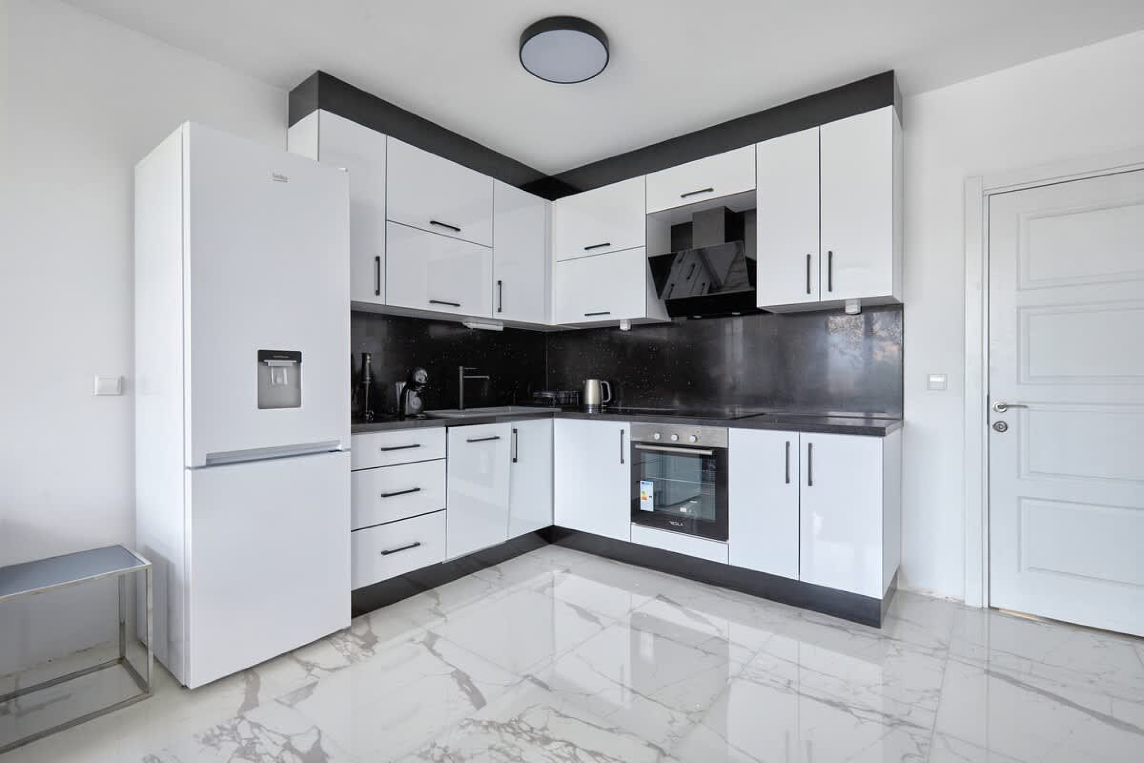 Scoutaround White Logo