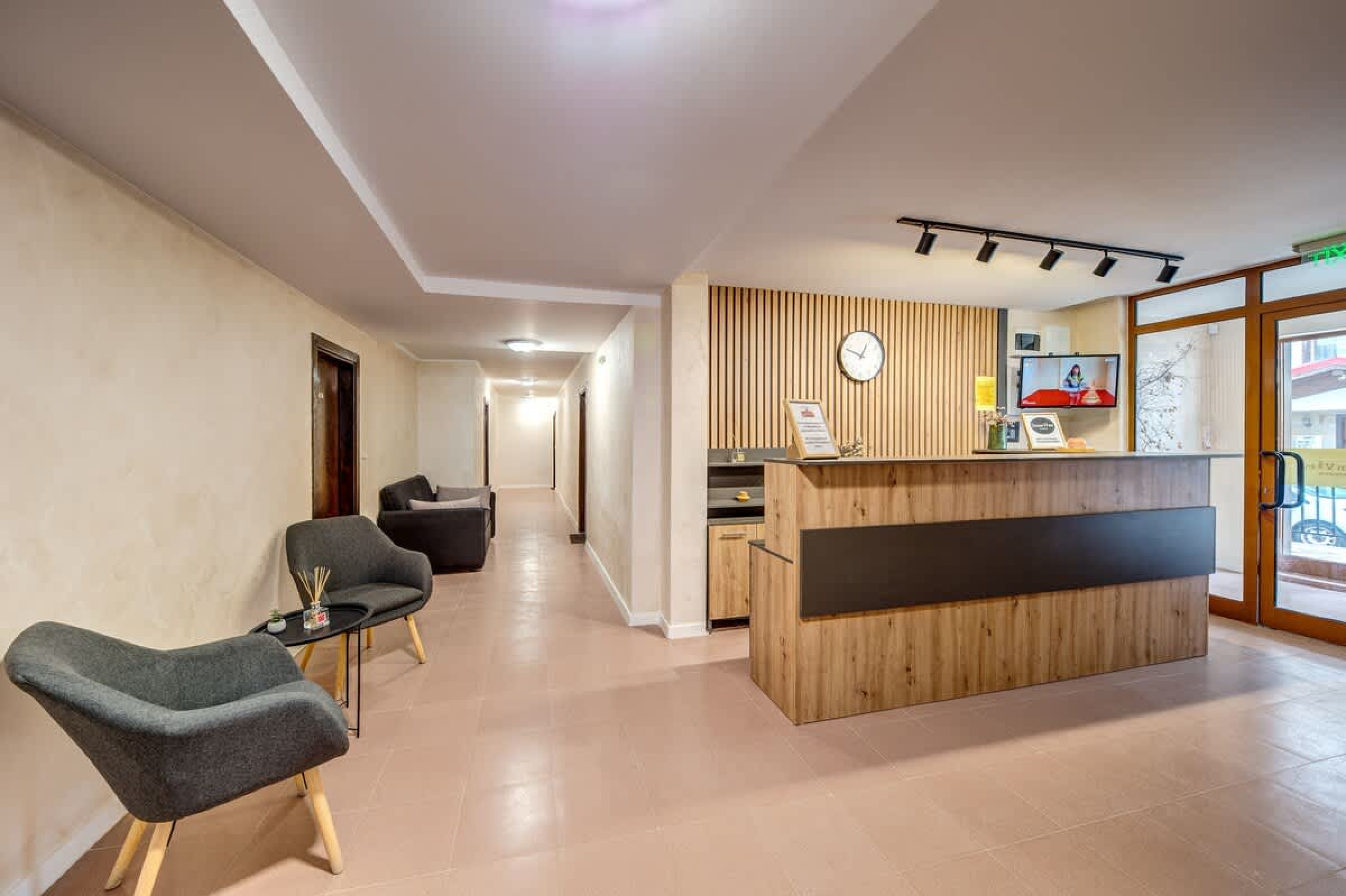 Scoutaround White Logo