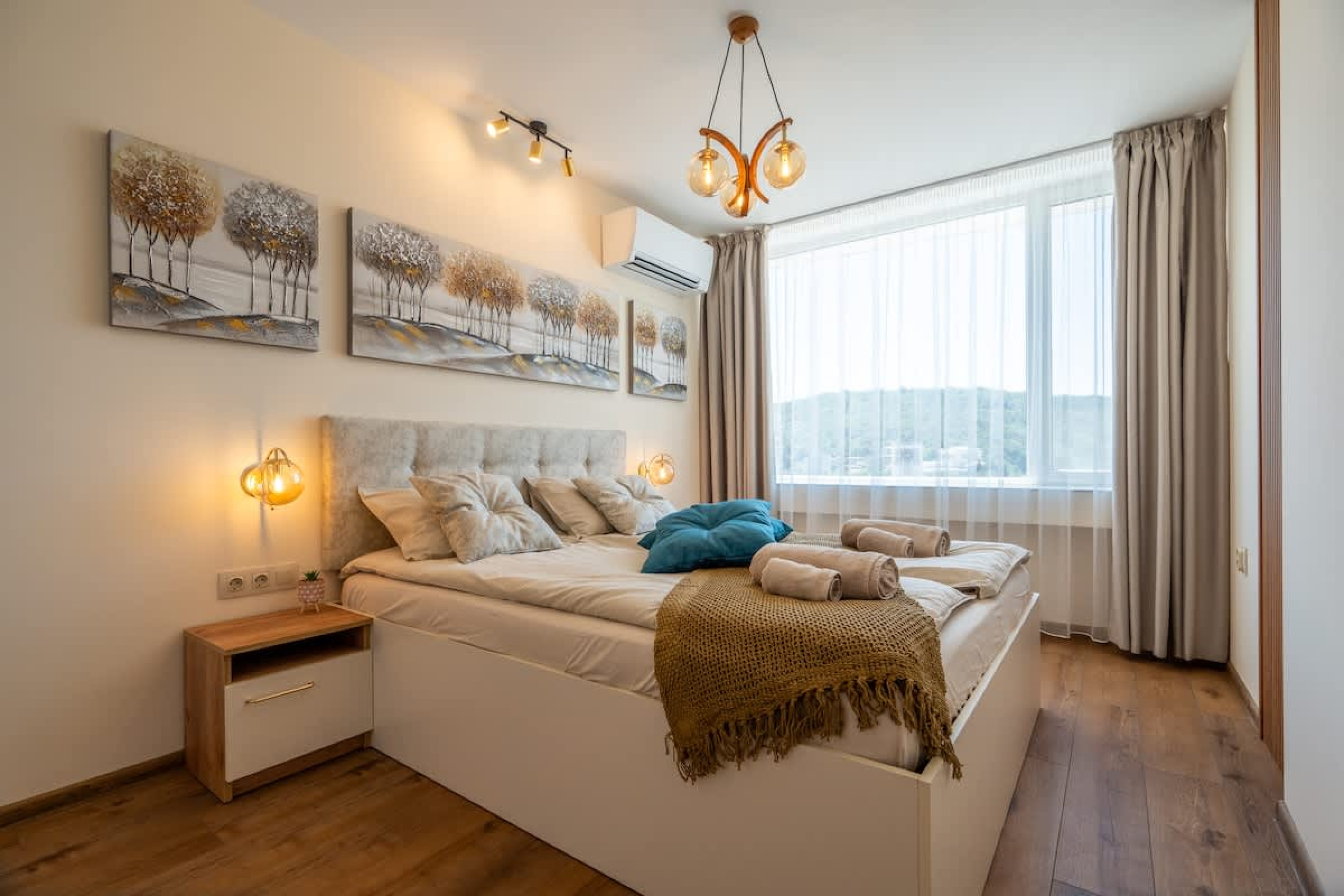 Scoutaround White Logo