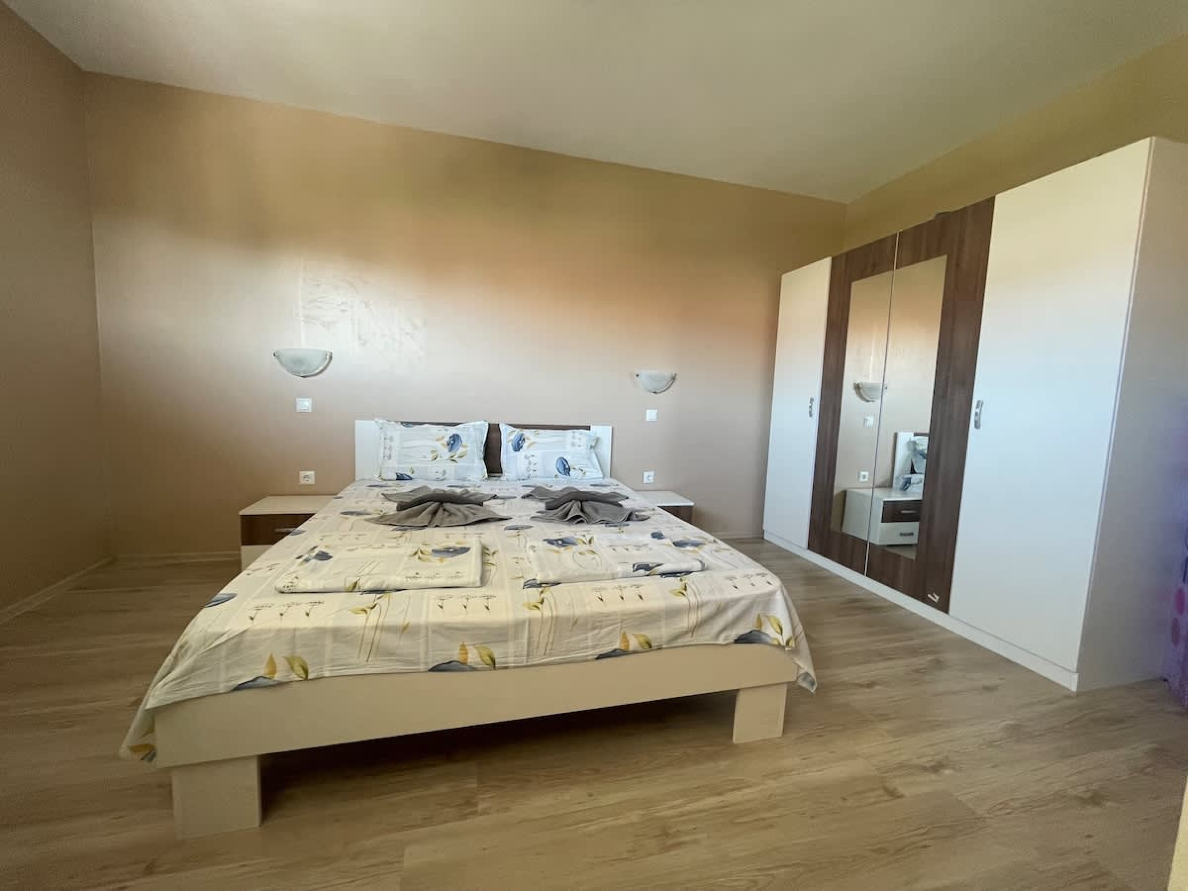 Cozy 1BD Apartment with a Lovely Sea View - Photo 2