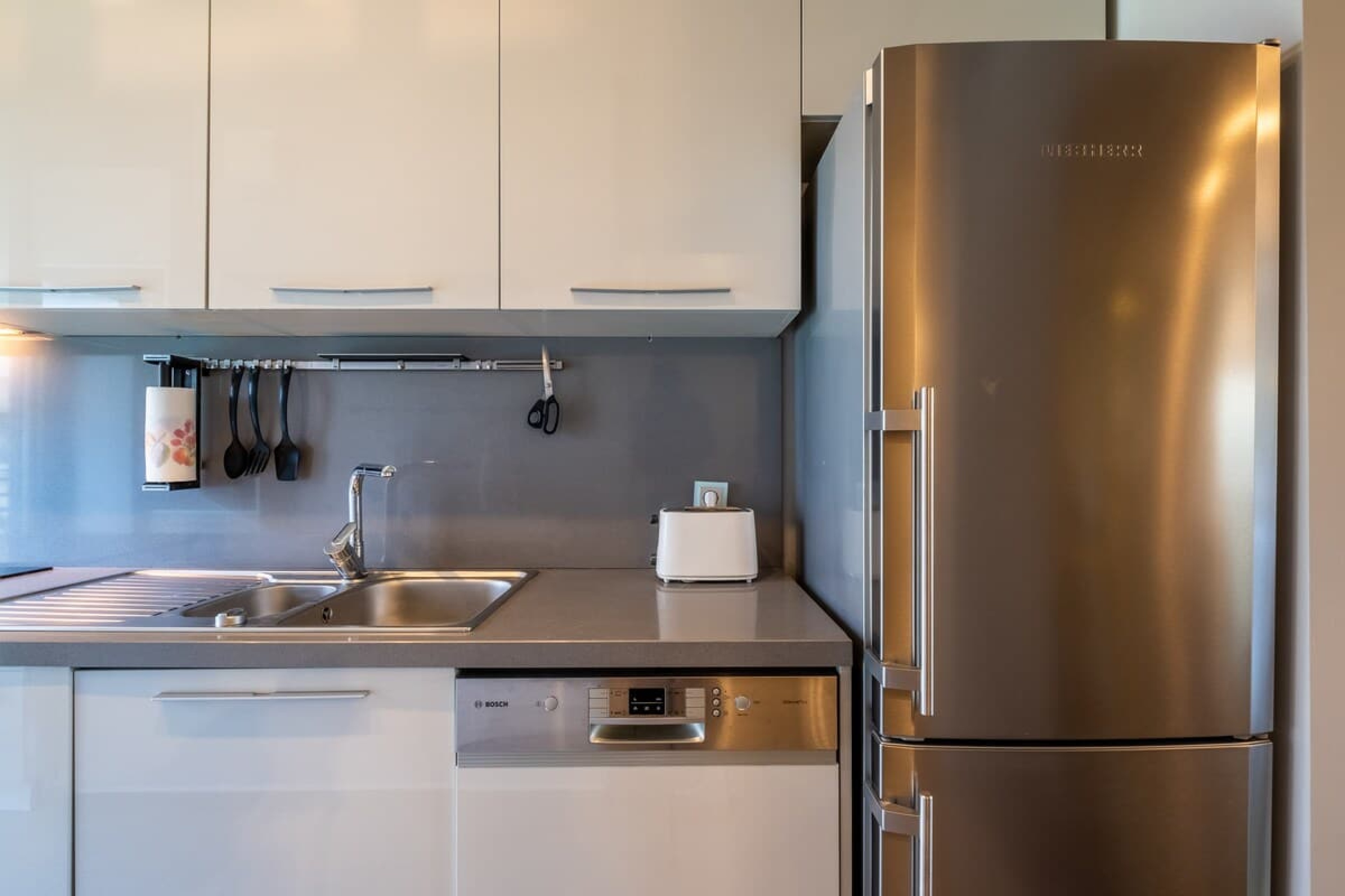 Scoutaround White Logo