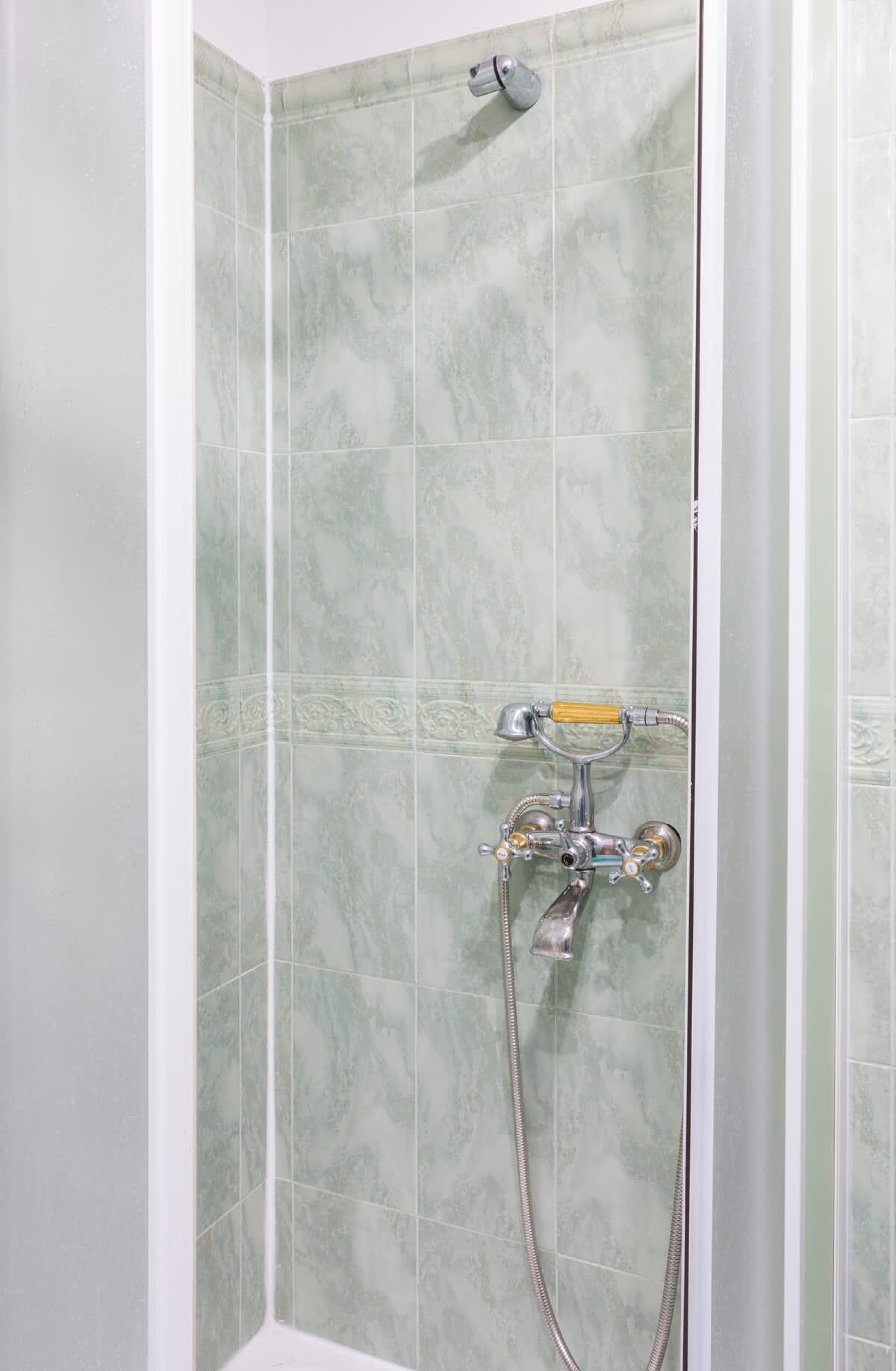 Scoutaround White Logo