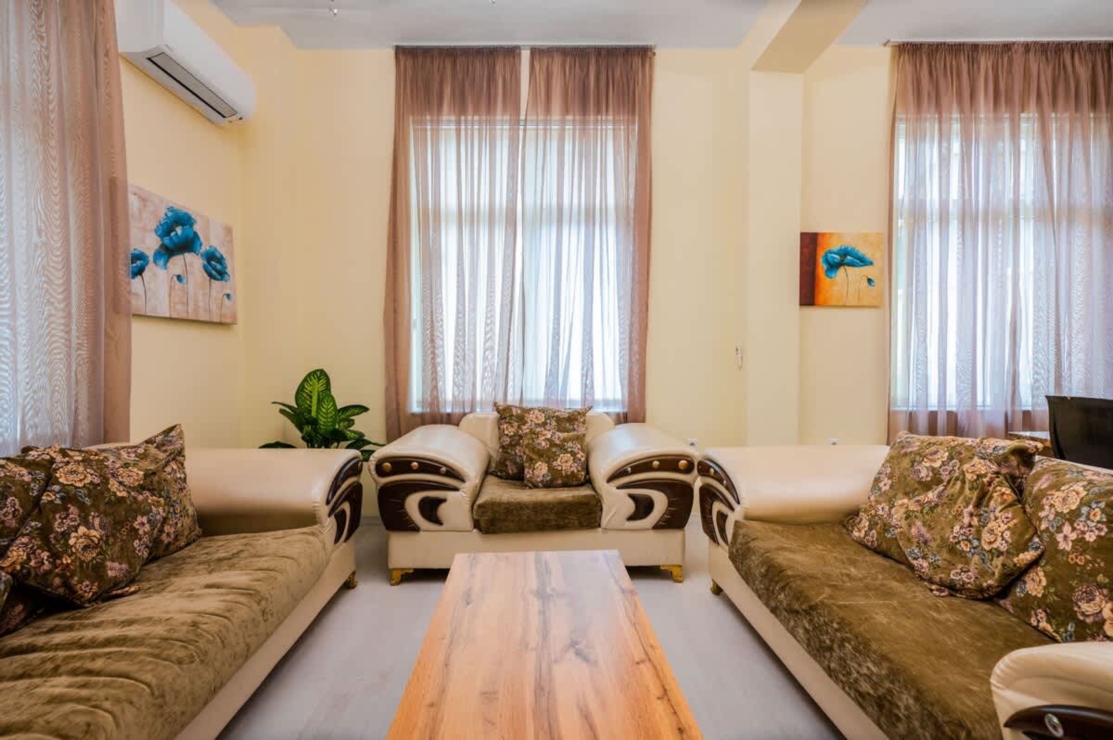 Cozy 2BD Flat + Work Space I Remote workers haven - Photo 12