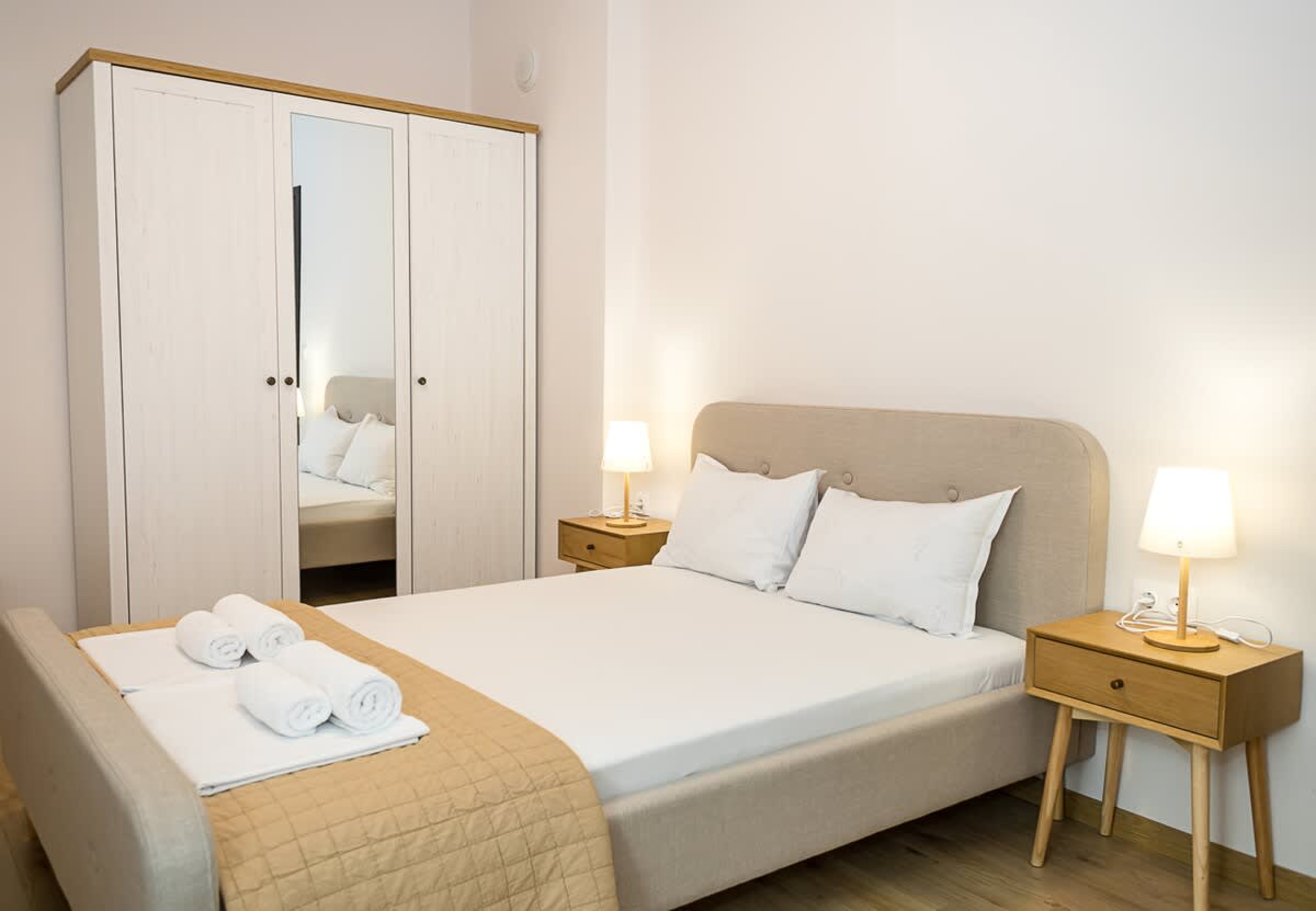 Scoutaround White Logo