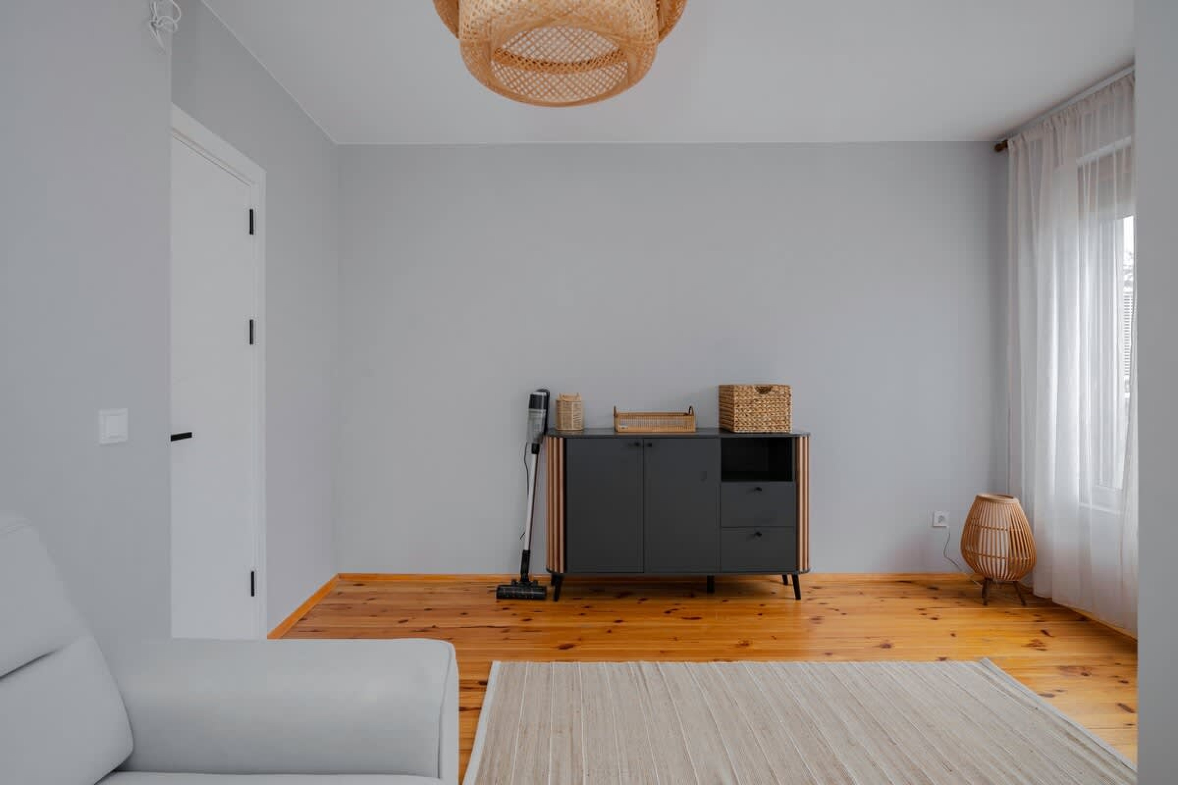 Scoutaround White Logo