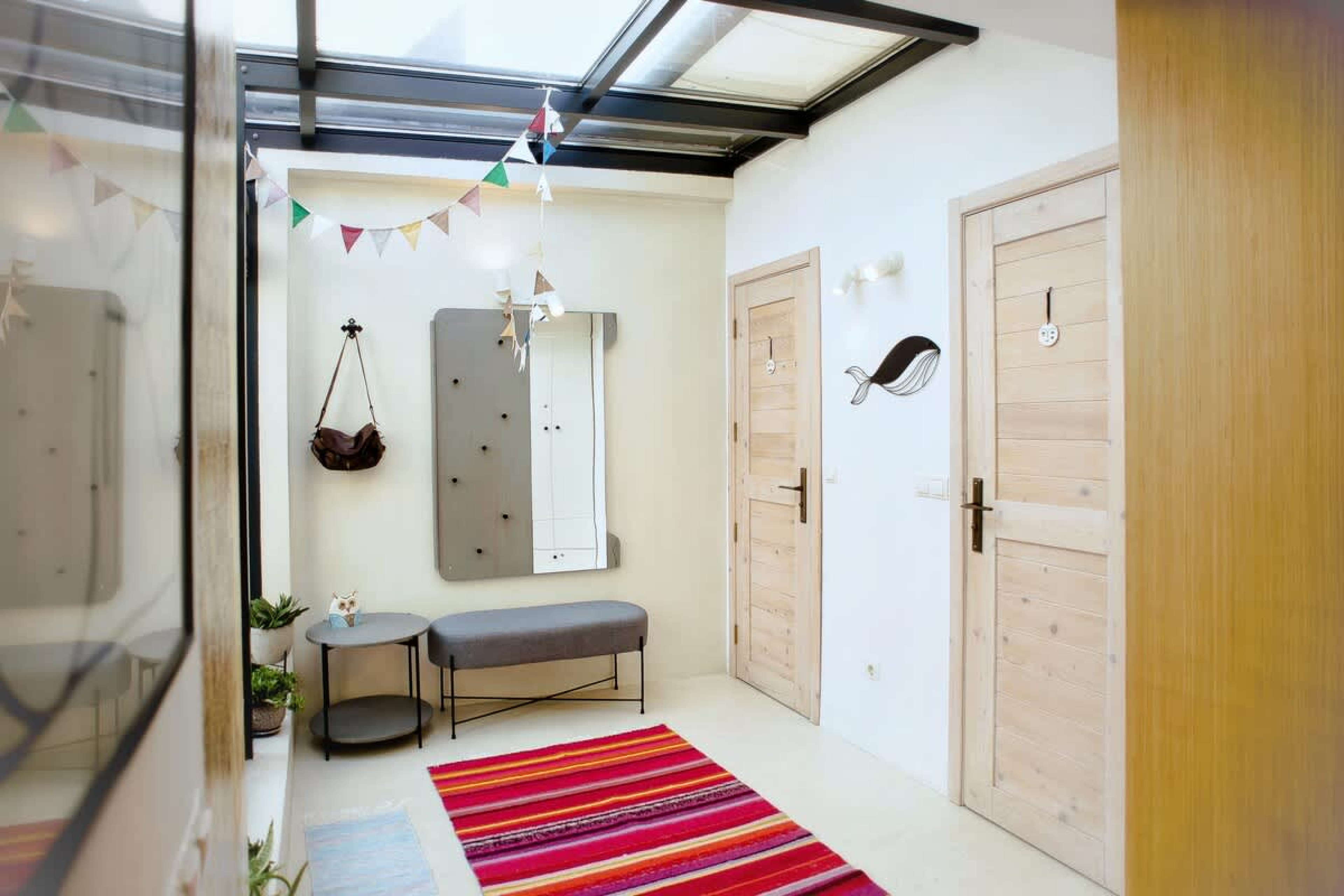 Scoutaround White Logo