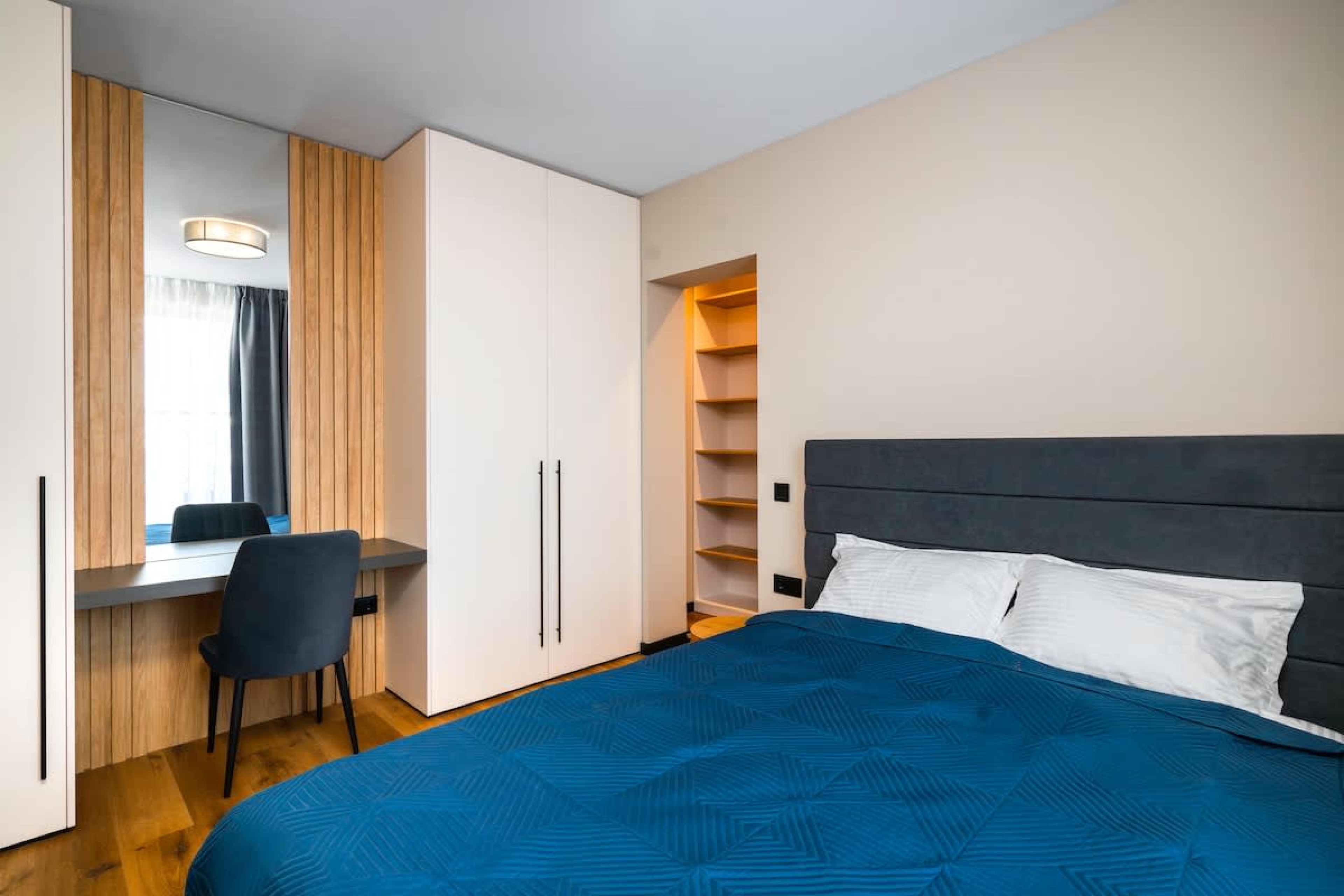 Scoutaround White Logo