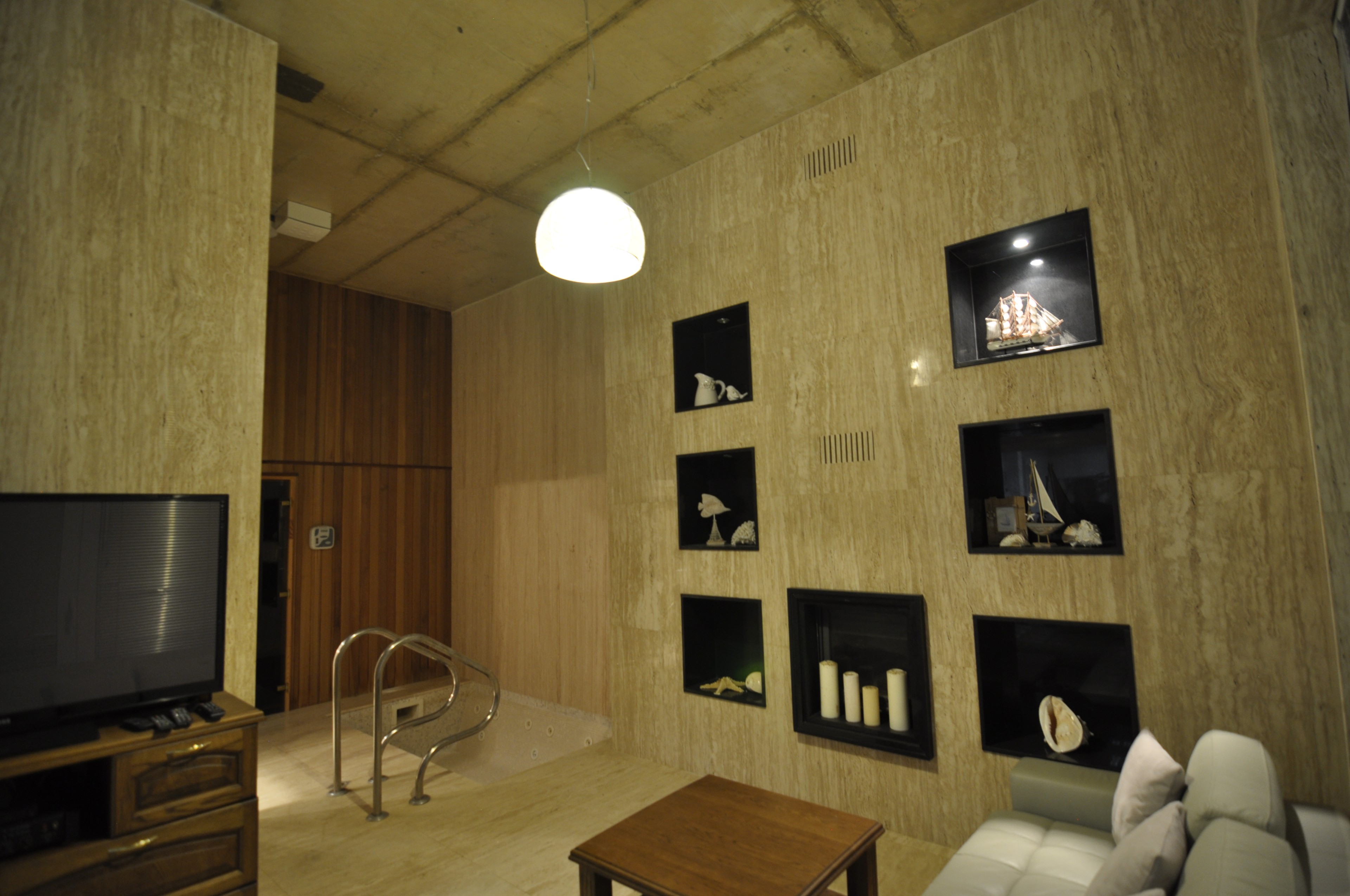 Scoutaround White Logo