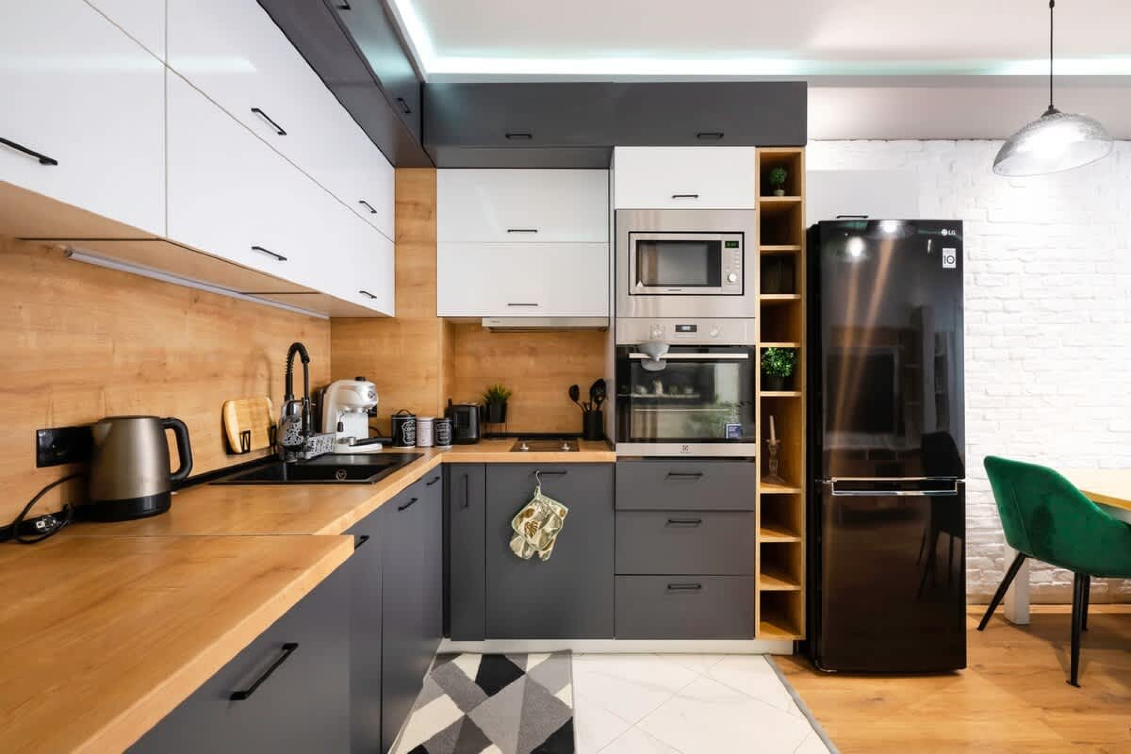 Scoutaround White Logo