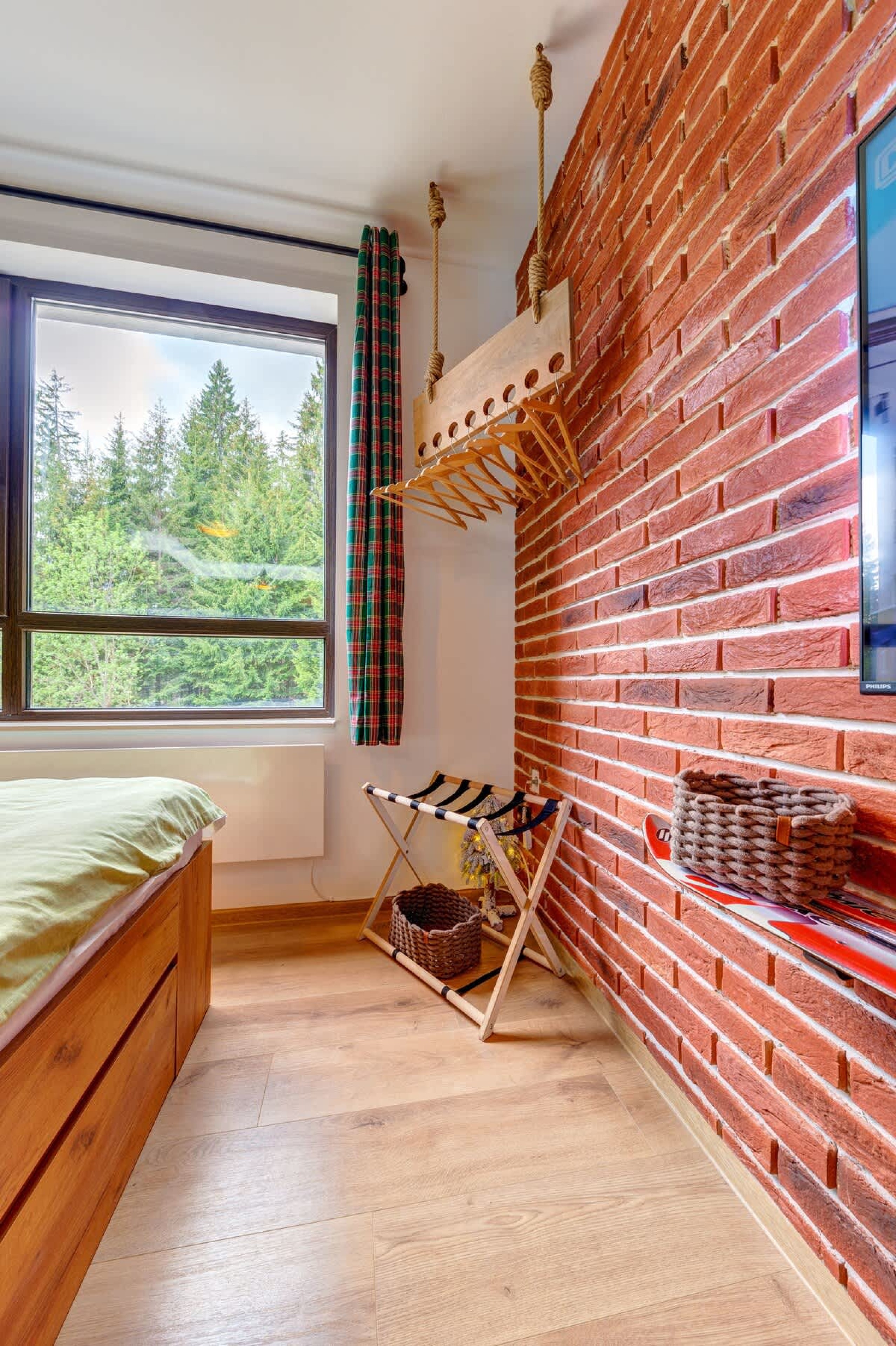 Scoutaround White Logo