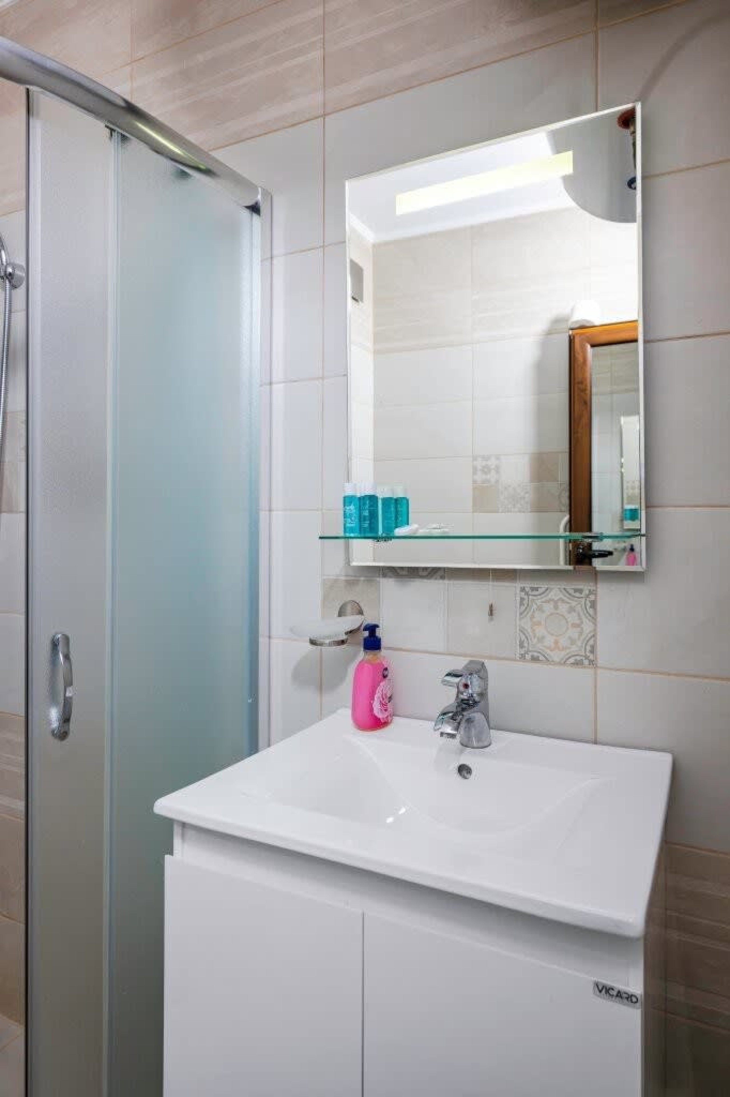 Scoutaround White Logo