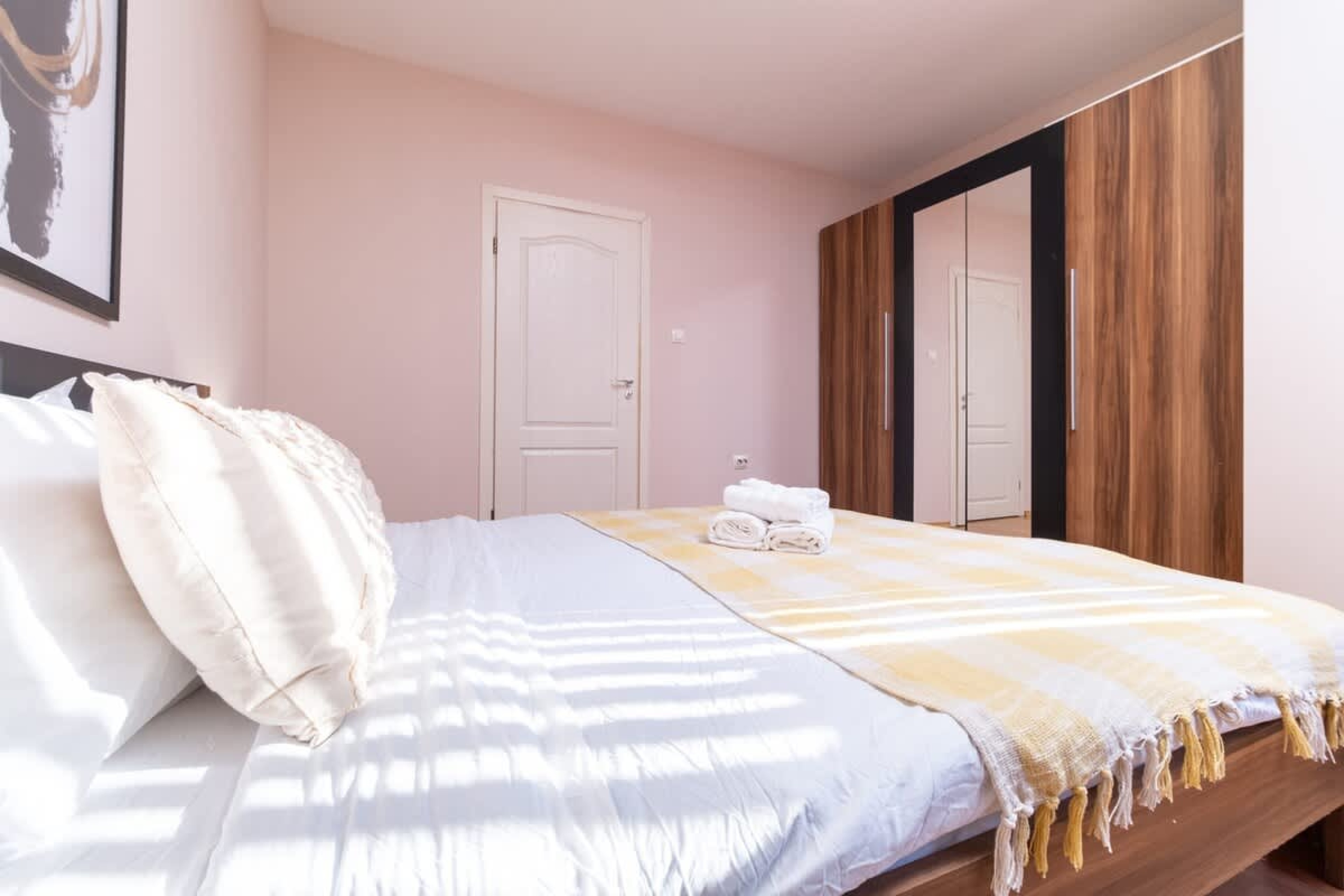 Scoutaround White Logo