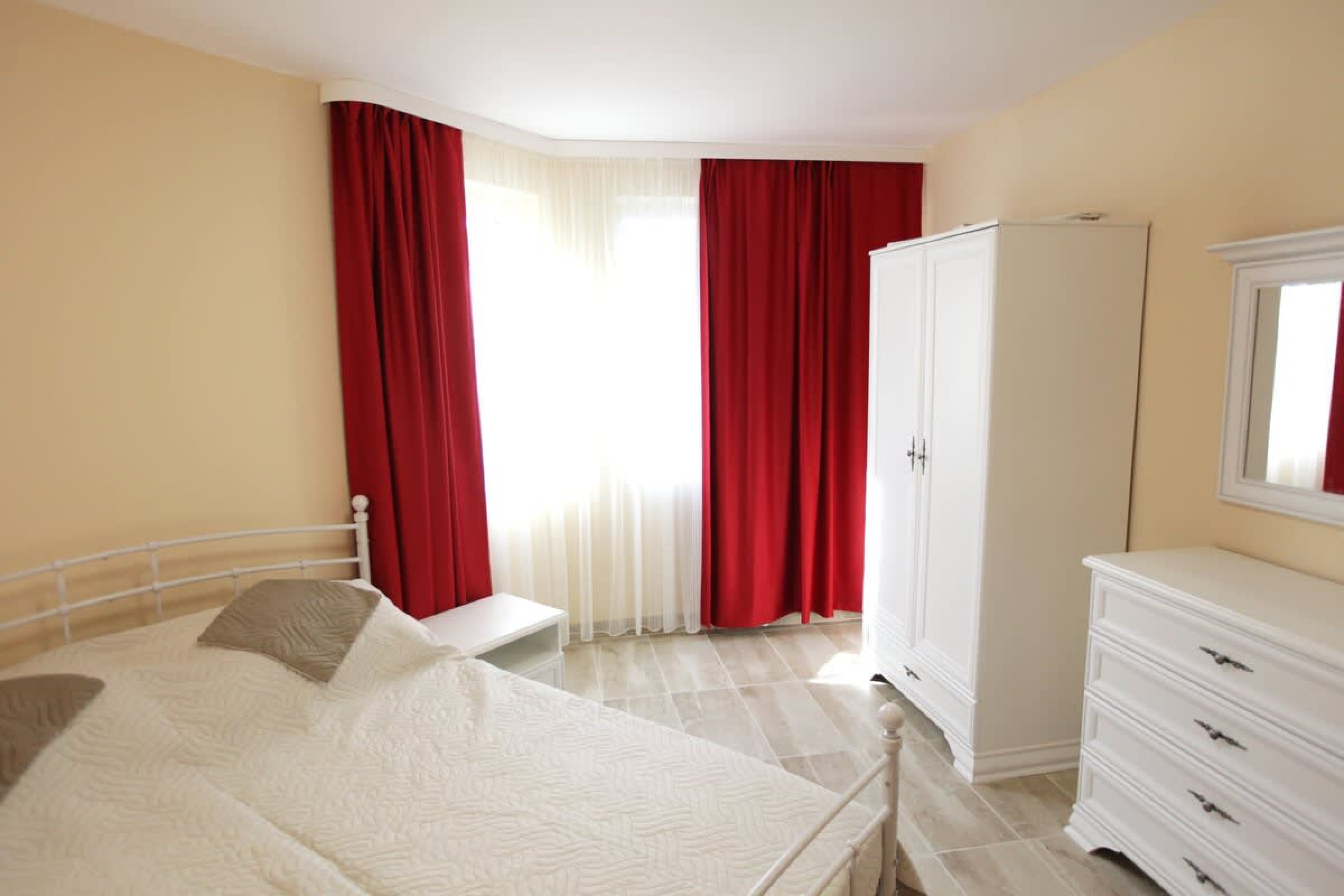 Scoutaround White Logo