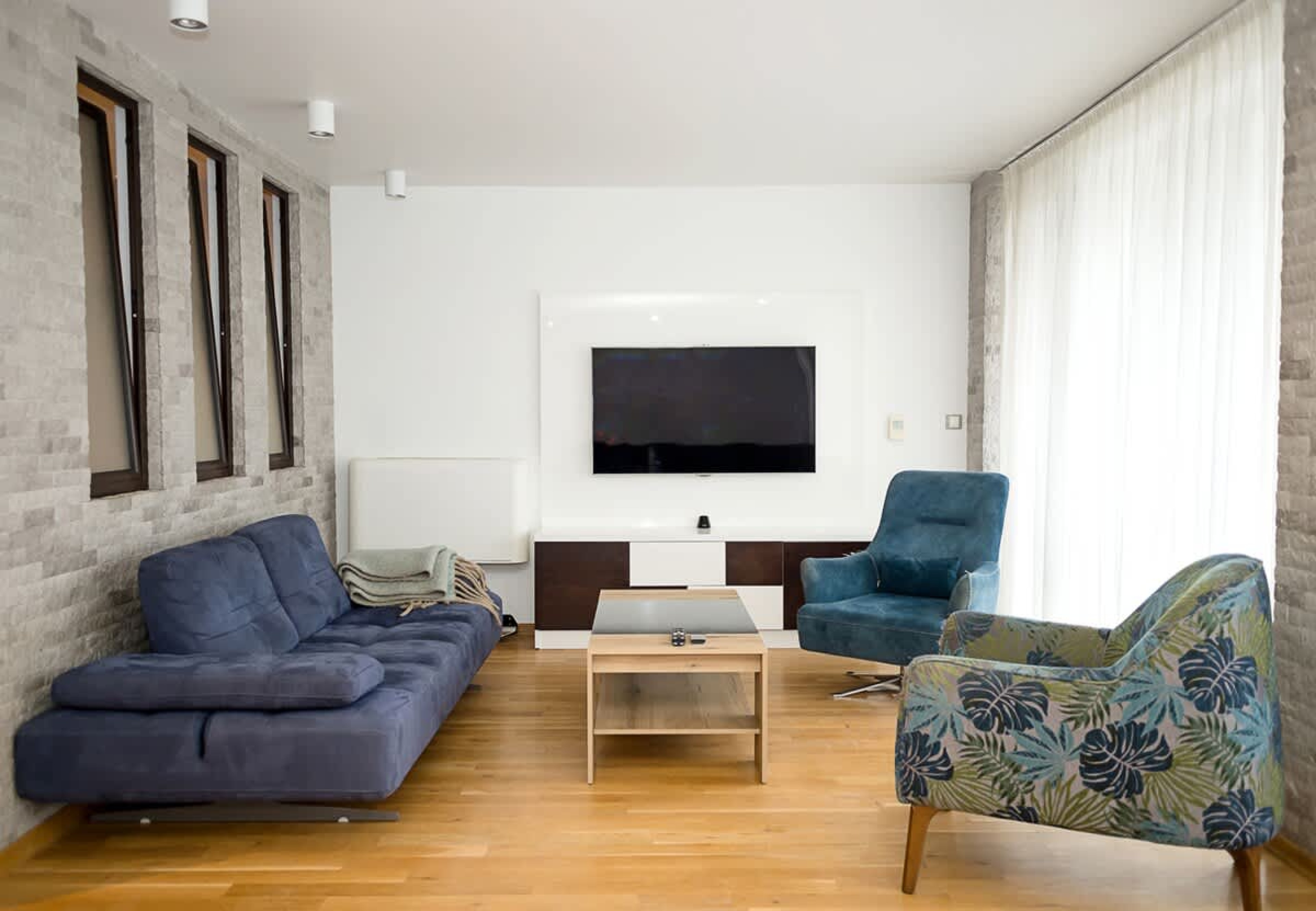 Modern Elegance in Varna – Spacious 3-Bedroom Home - Photo 6