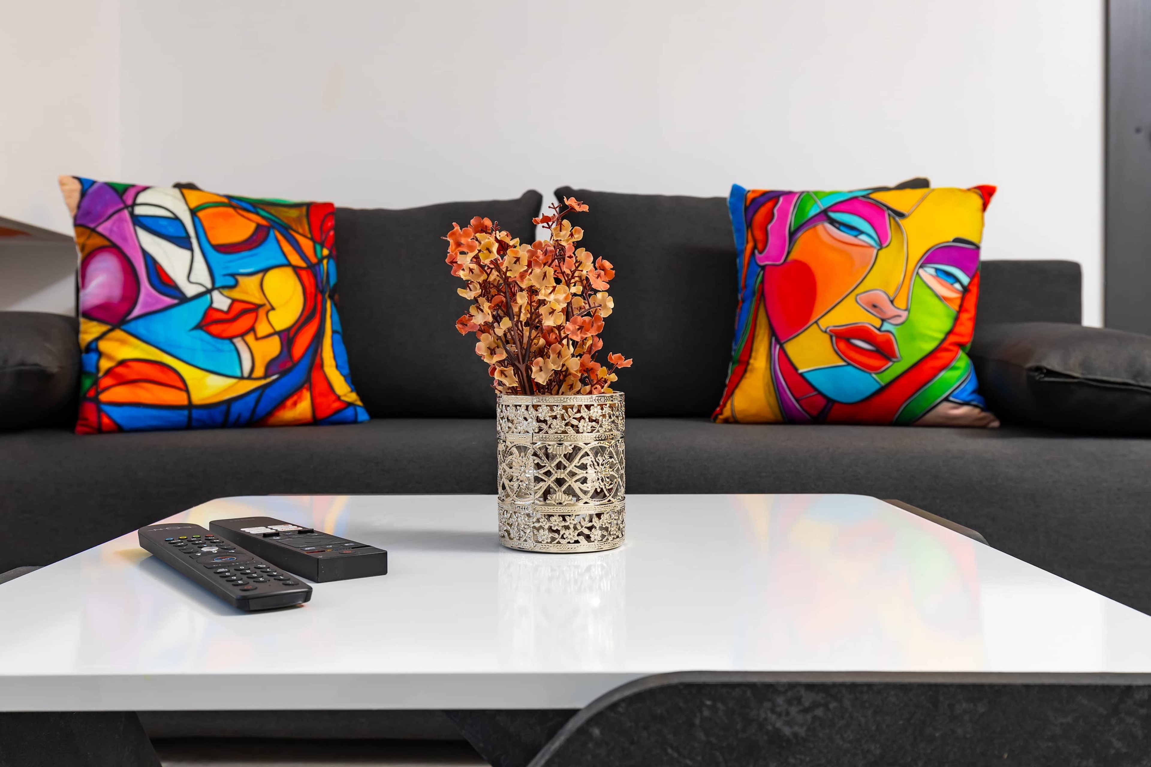 Scoutaround White Logo